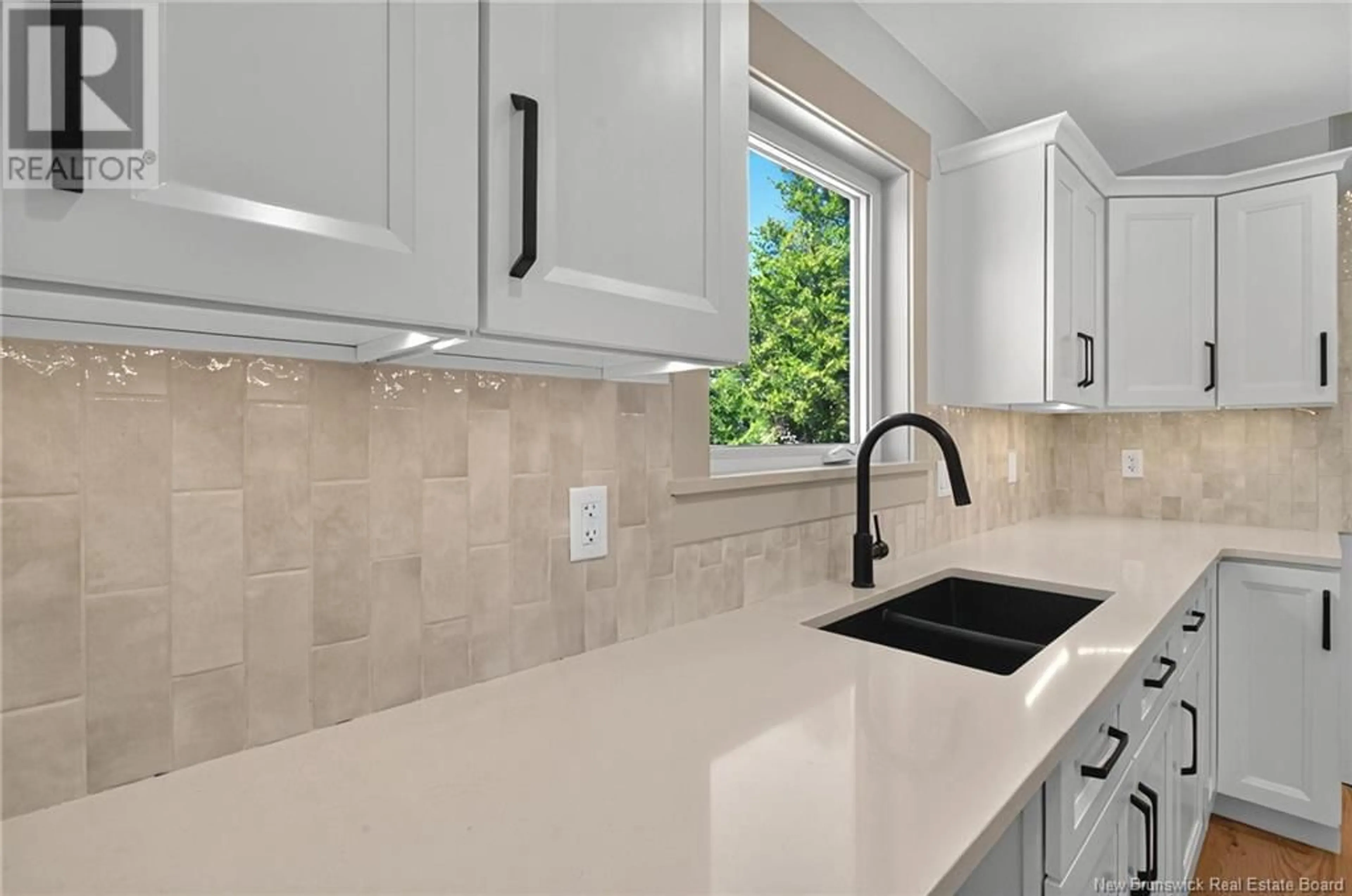 Open concept kitchen, ceramic/tile floor for 206 BREAUX BRIDGE, Shediac New Brunswick E4P0Y3