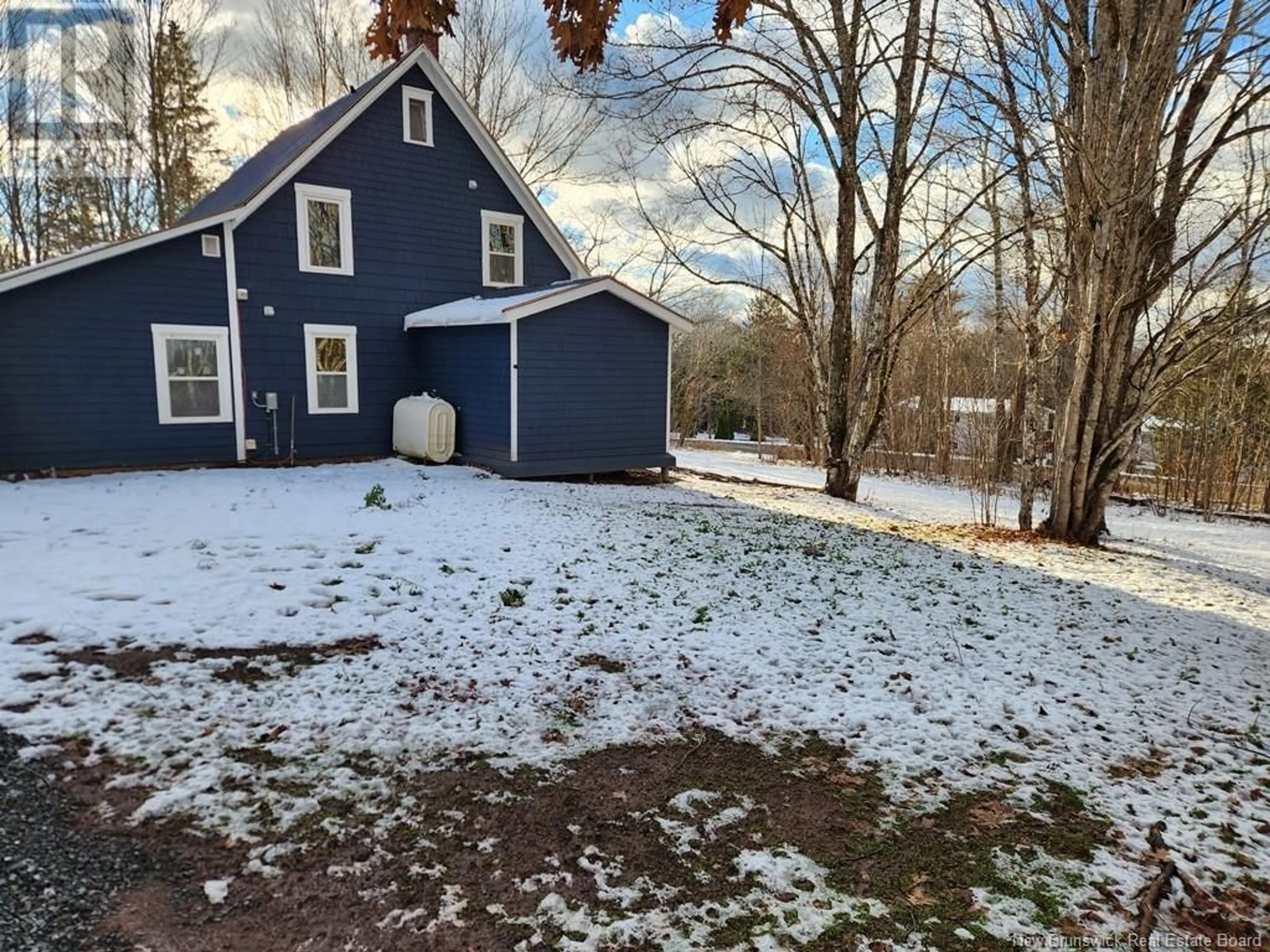 A pic from outside/outdoor area/front of a property/back of a property/a pic from drone, street for 2021 Waterside Drive, Cambridge-Narrows New Brunswick E4C1Z3