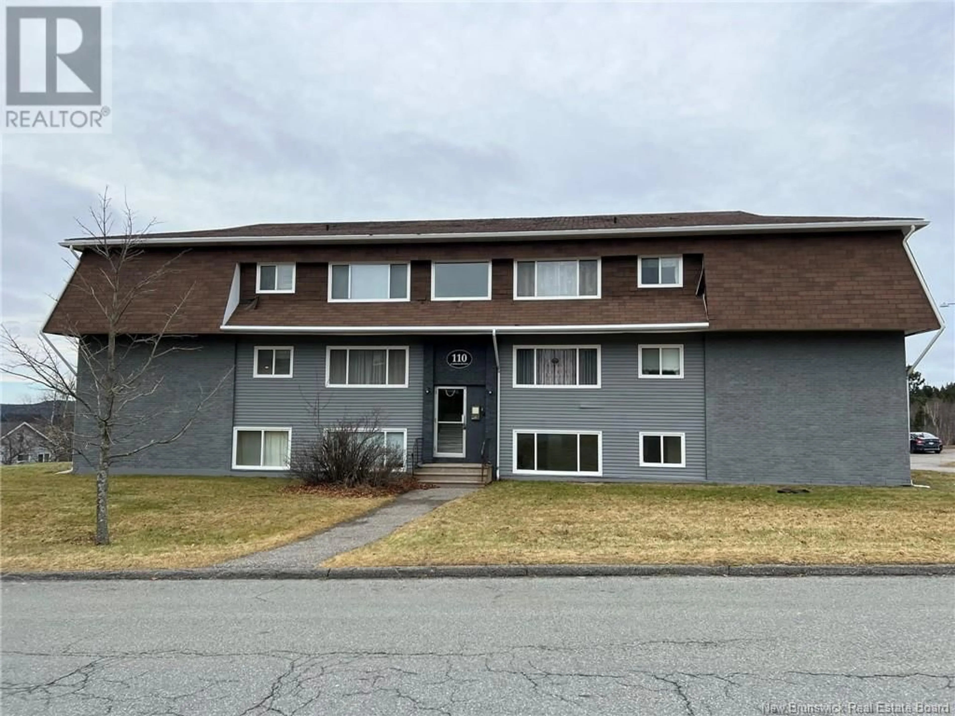 A pic from exterior of the house or condo, the front or back of building for 325 Coldbrook Crescent Unit# 5, Saint John New Brunswick E2J3Z3