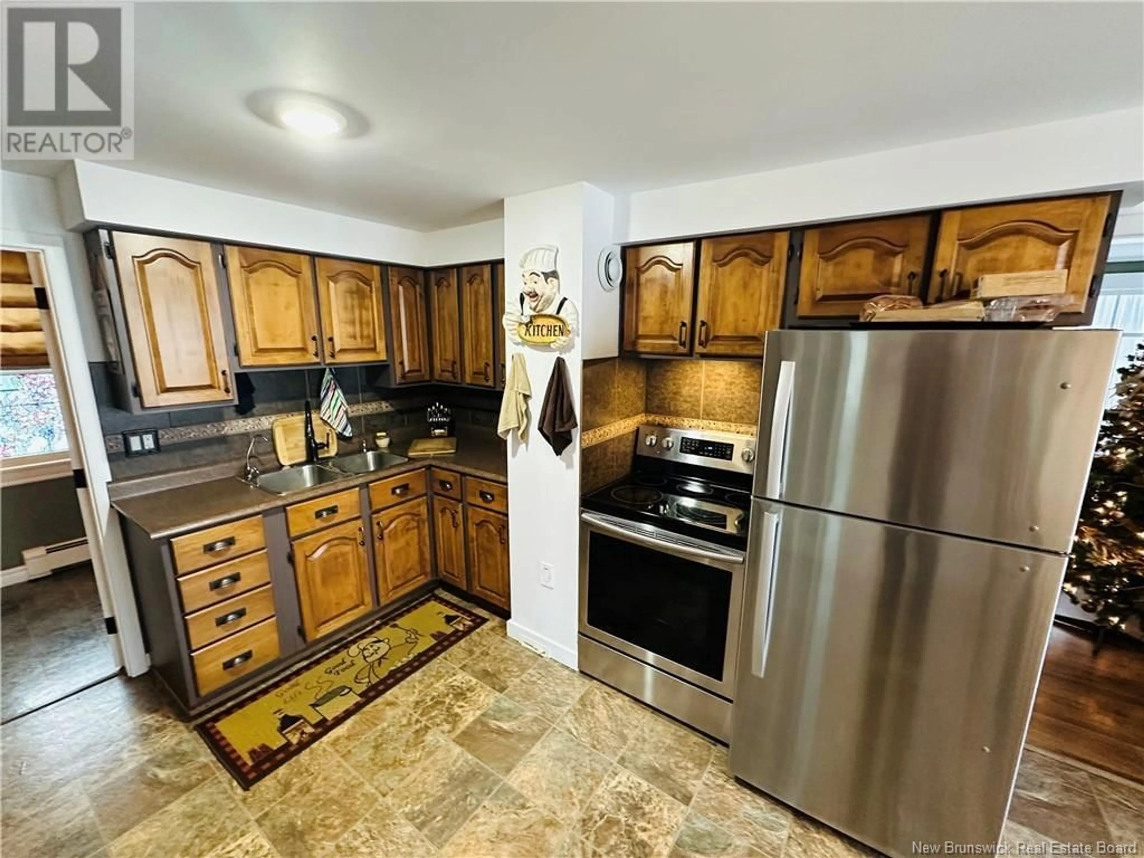 Standard kitchen, wood floors, cottage for 423 Main Street, Woodstock New Brunswick E7M2B6