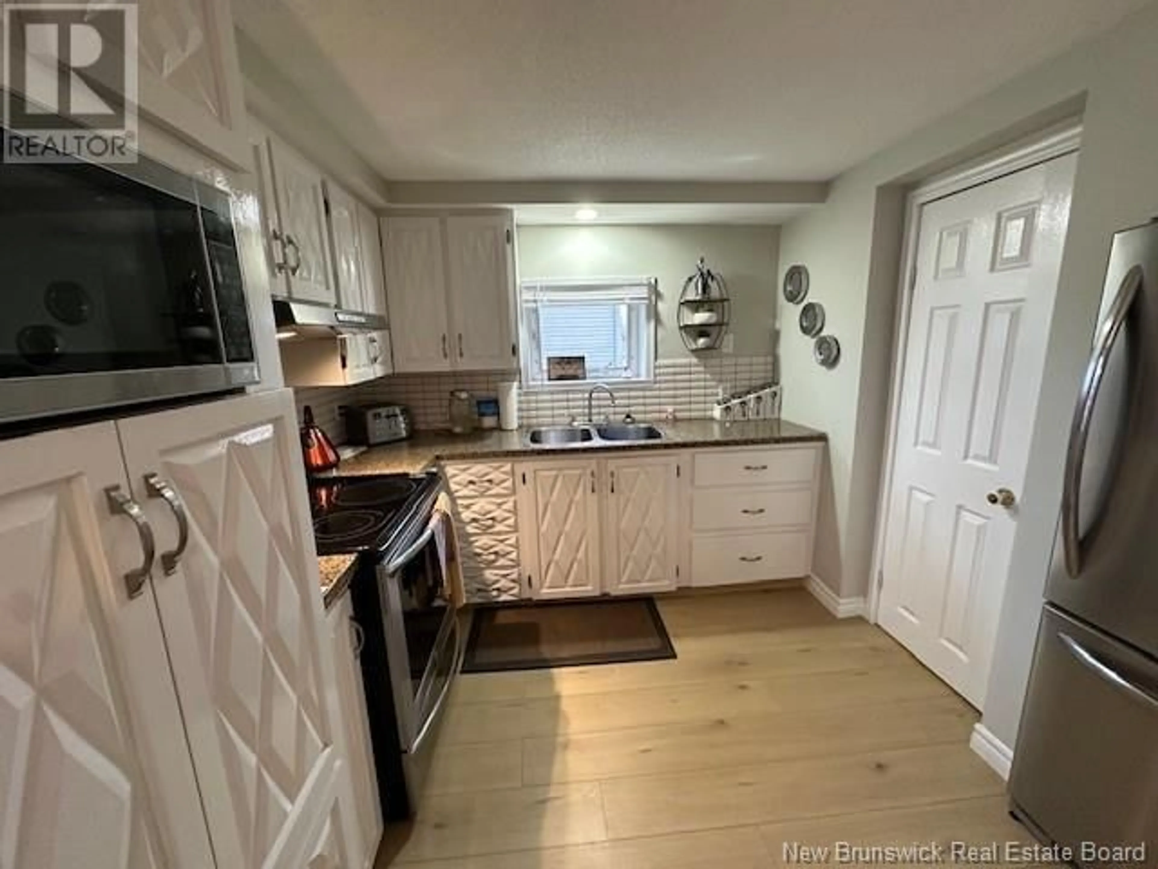 Standard kitchen, wood floors, cottage for 2544 Chemin Maltais, Val-D'amour New Brunswick E3N5J4