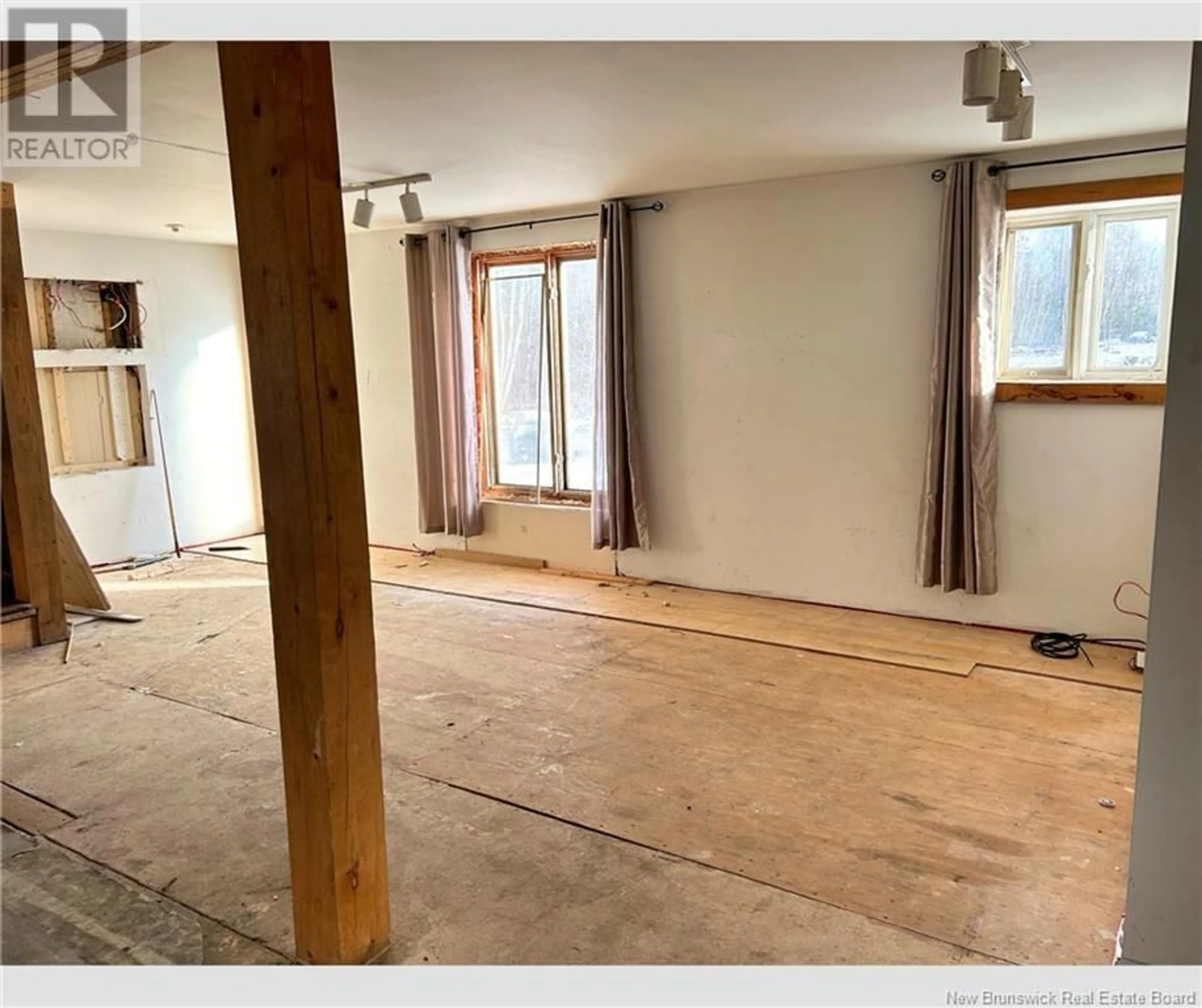 A pic of a room, wood floors for 1275 Boulevard St-Joseph, Saint-Léolin New Brunswick E8N2T3