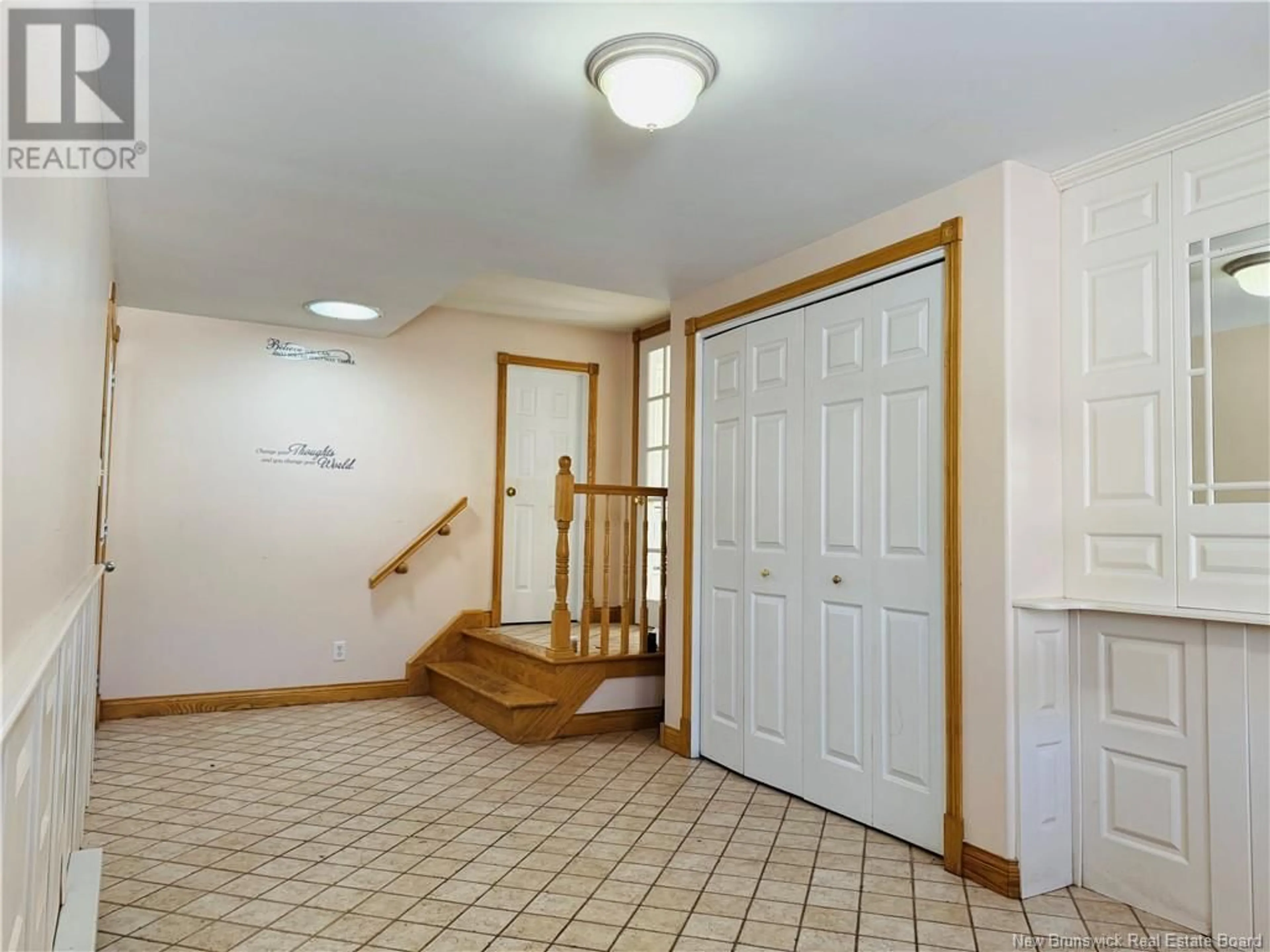 Indoor foyer for 823 Royal Road Road, Fredericton New Brunswick E3G6M1