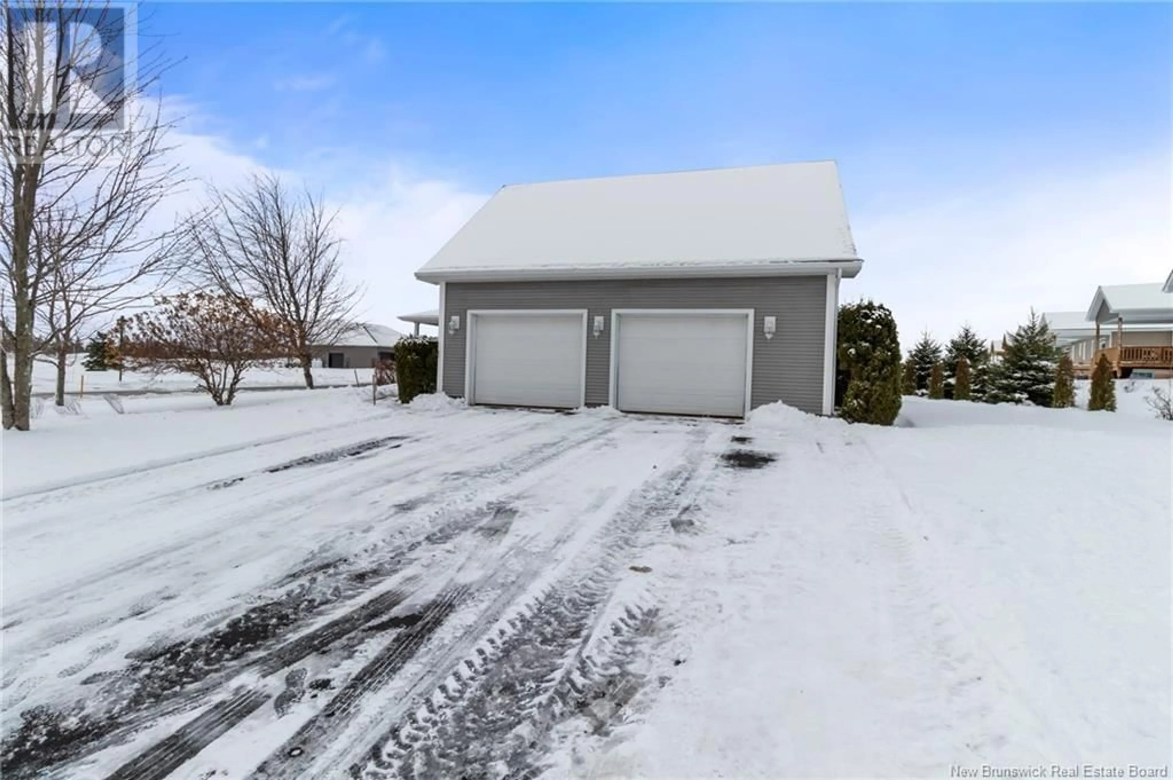 Indoor garage for 15 Kervin Crescent, Moncton New Brunswick E1H3L4