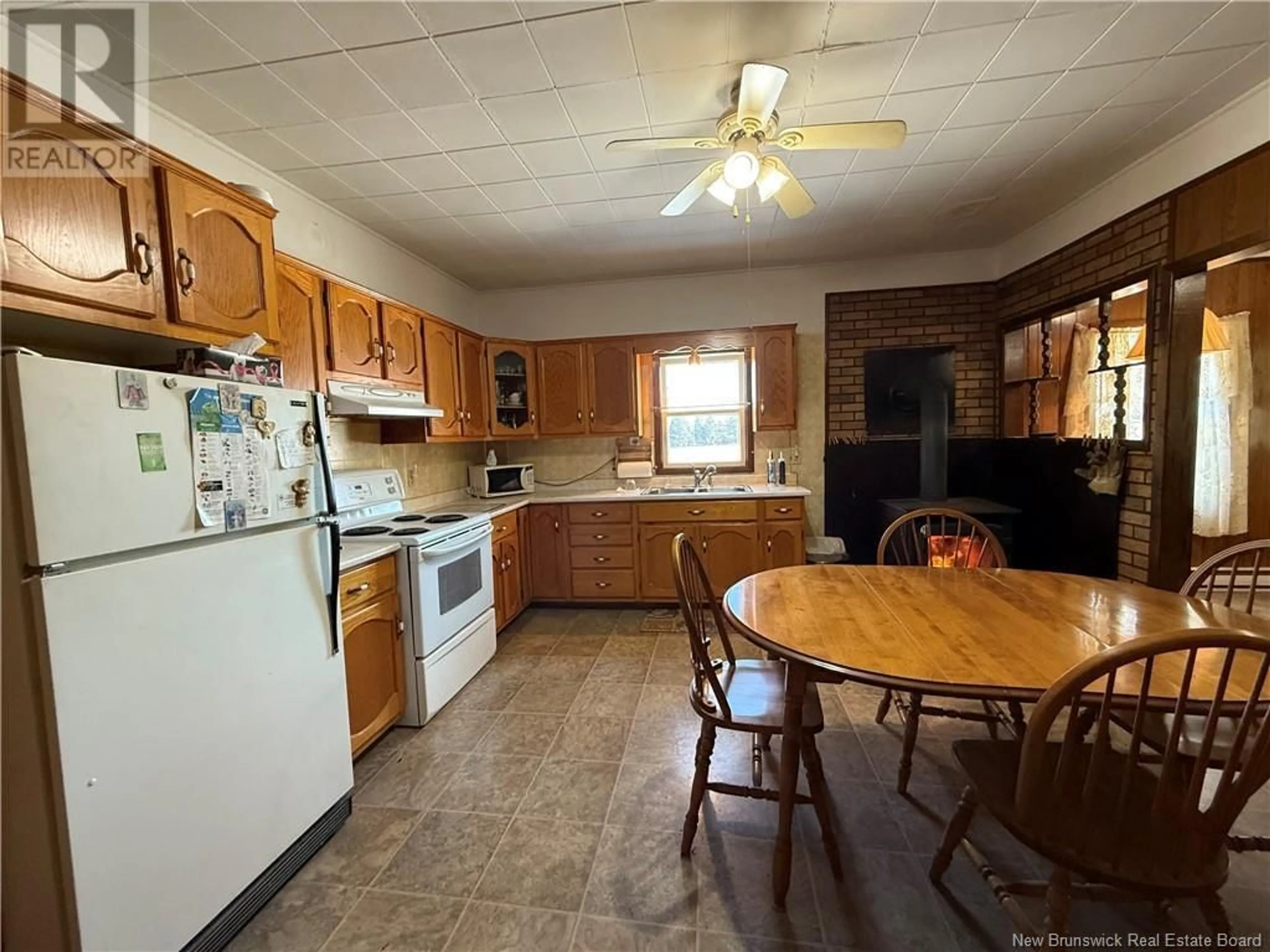 Standard kitchen, unknown for 634 SAINT-JOSEPH, Saint-Joseph-De-Kent New Brunswick E4S4E3
