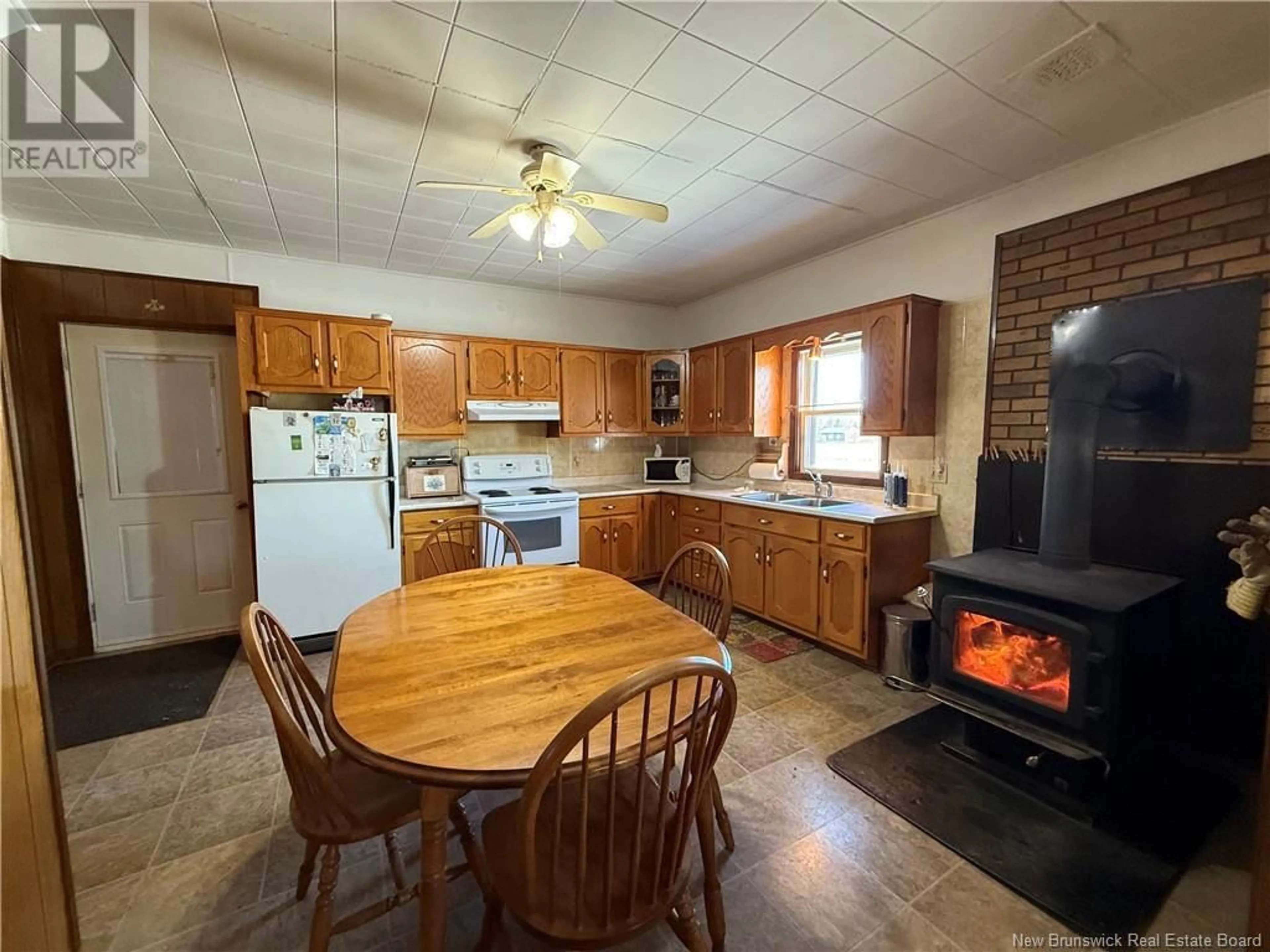 Standard kitchen, wood floors, cottage for 634 Saint-Joseph, Saint-Joseph-De-Kent New Brunswick E4S4E3