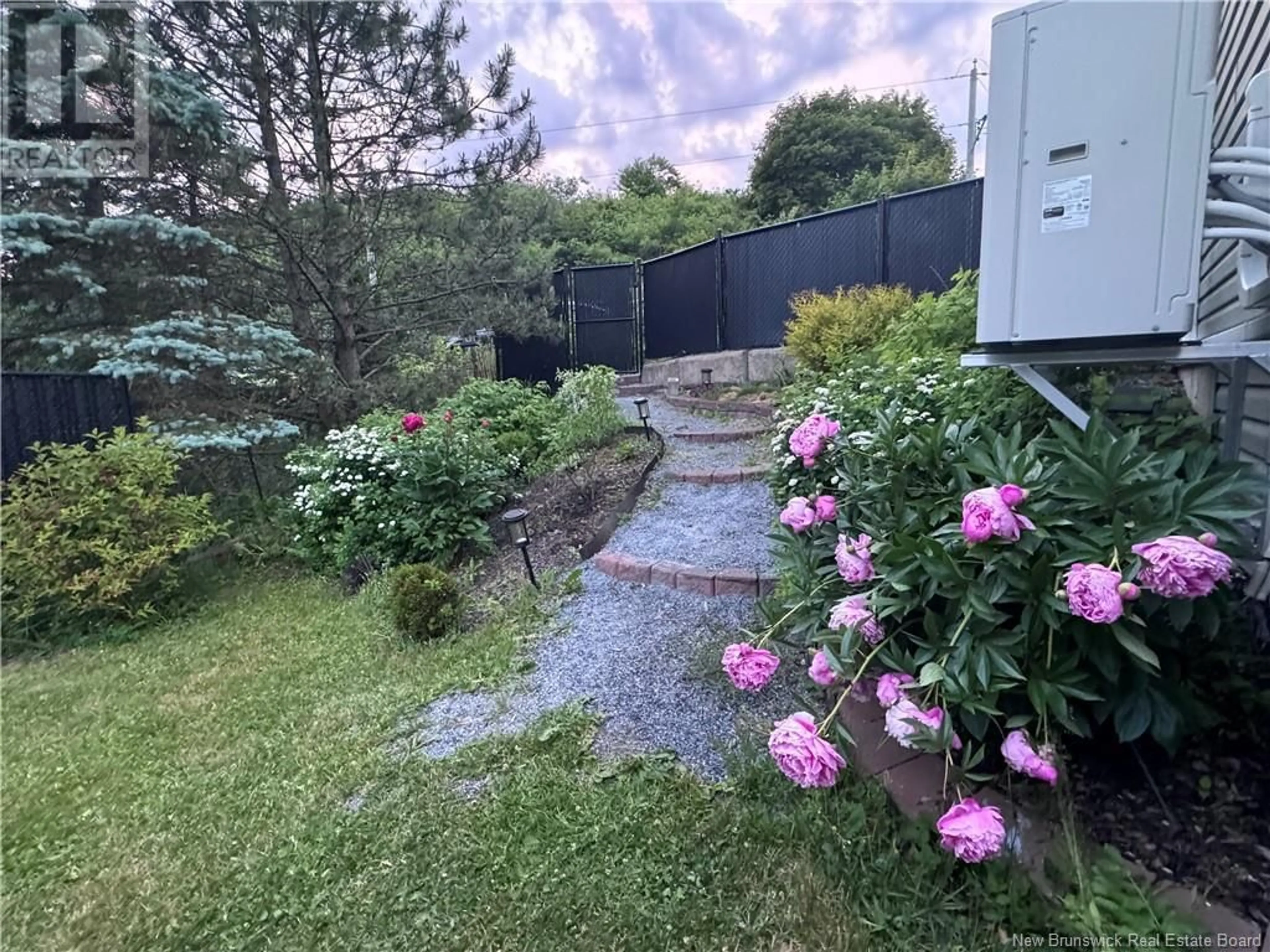 A pic from outside/outdoor area/front of a property/back of a property/a pic from drone, street for 162 OSBORNE Avenue, Saint John New Brunswick E2K3J9