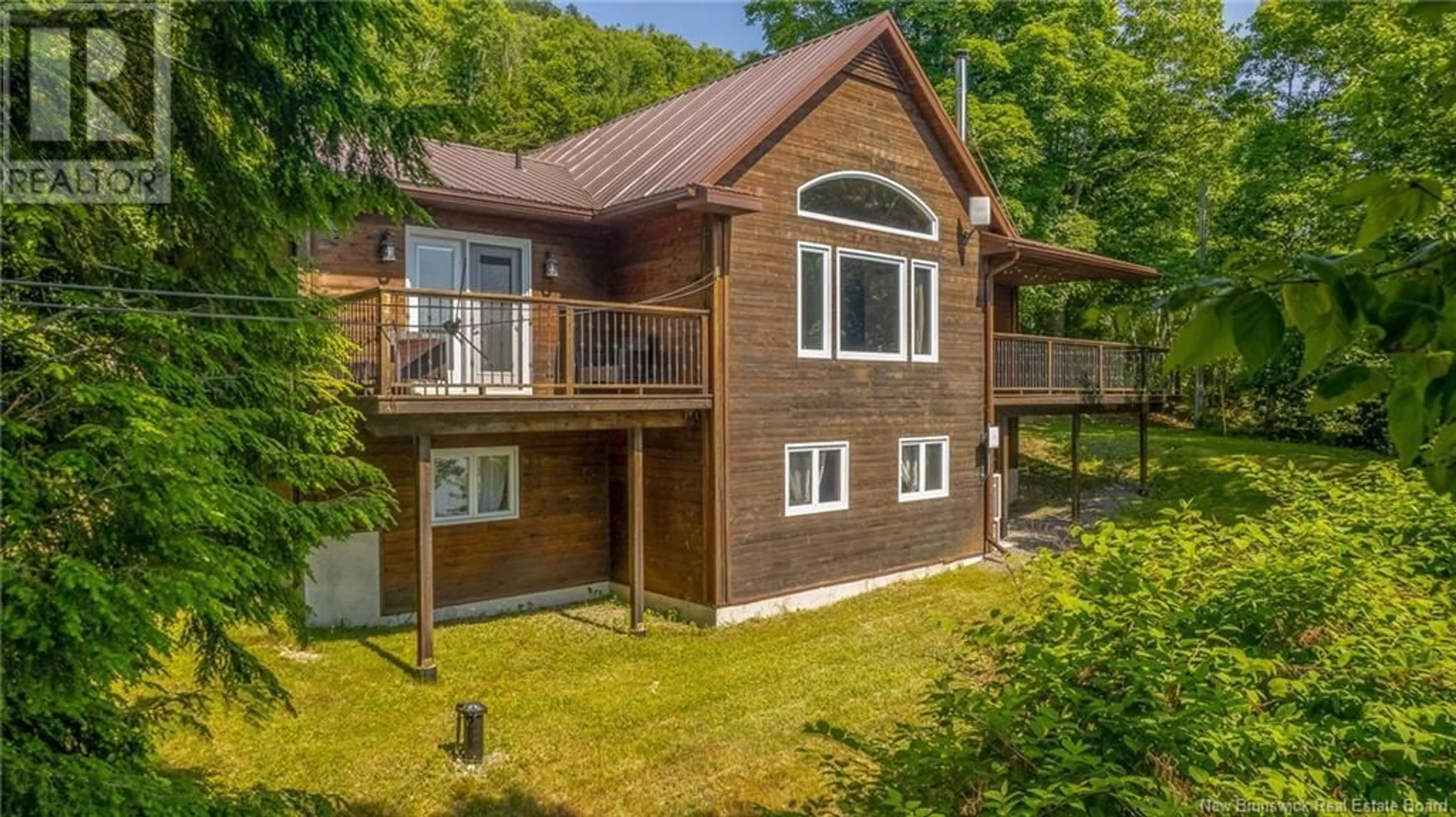 A pic from outside/outdoor area/front of a property/back of a property/a pic from drone, water/lake/river/ocean view for 176 Hills Point Road, Oak Bay New Brunswick E3L4J7