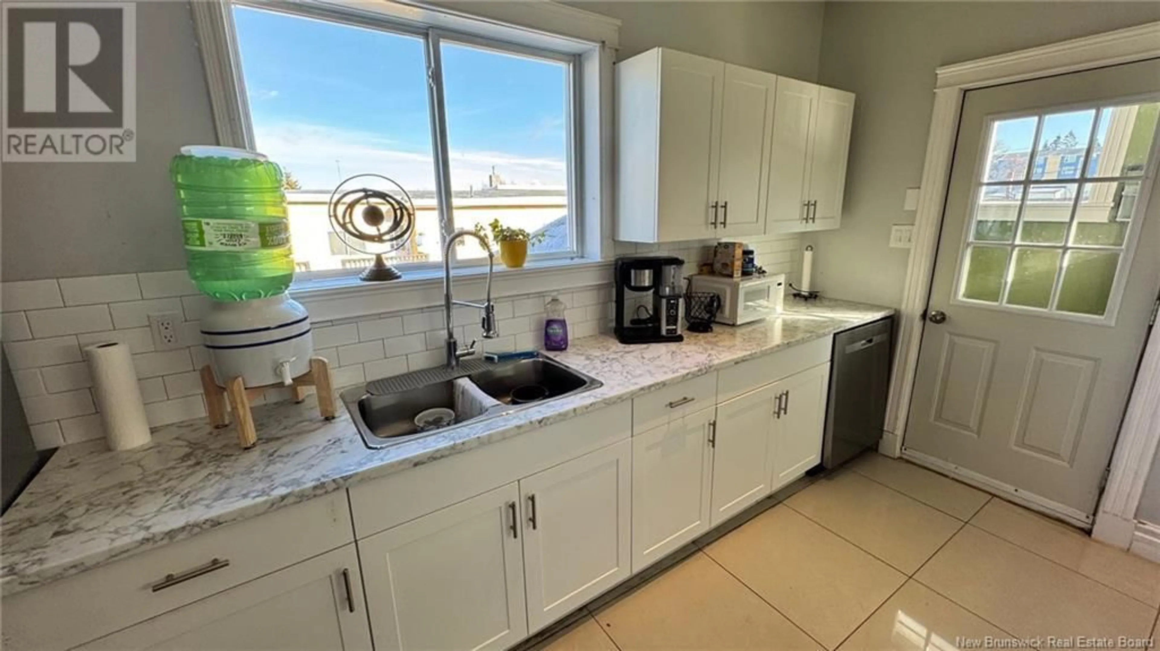 Standard kitchen, ceramic/tile floor for 262 Watson Street, Saint John New Brunswick E2M1G9