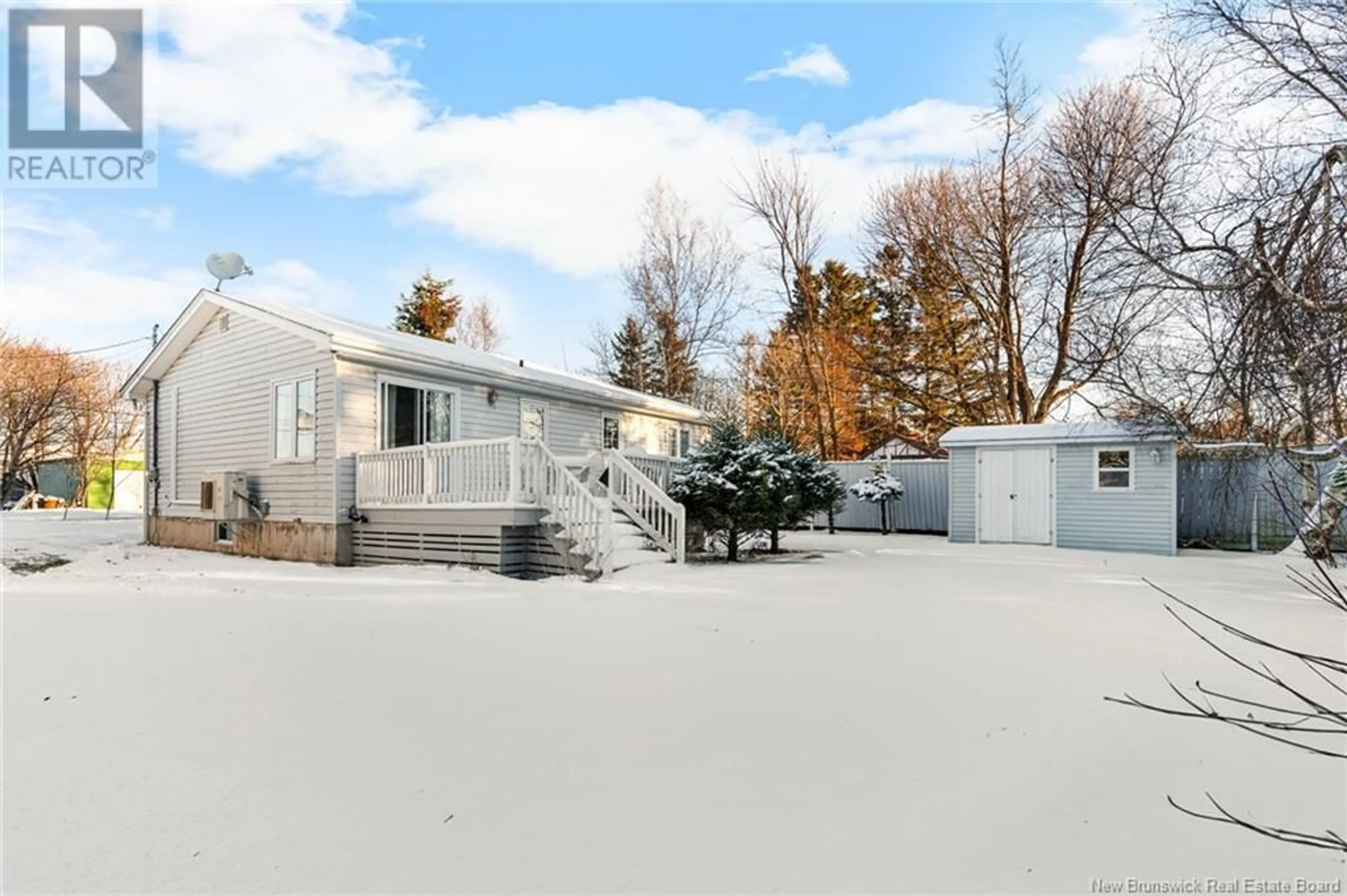 Patio, street for 56 Third Avenue, Pointe-Du-Chêne New Brunswick E4P5H8