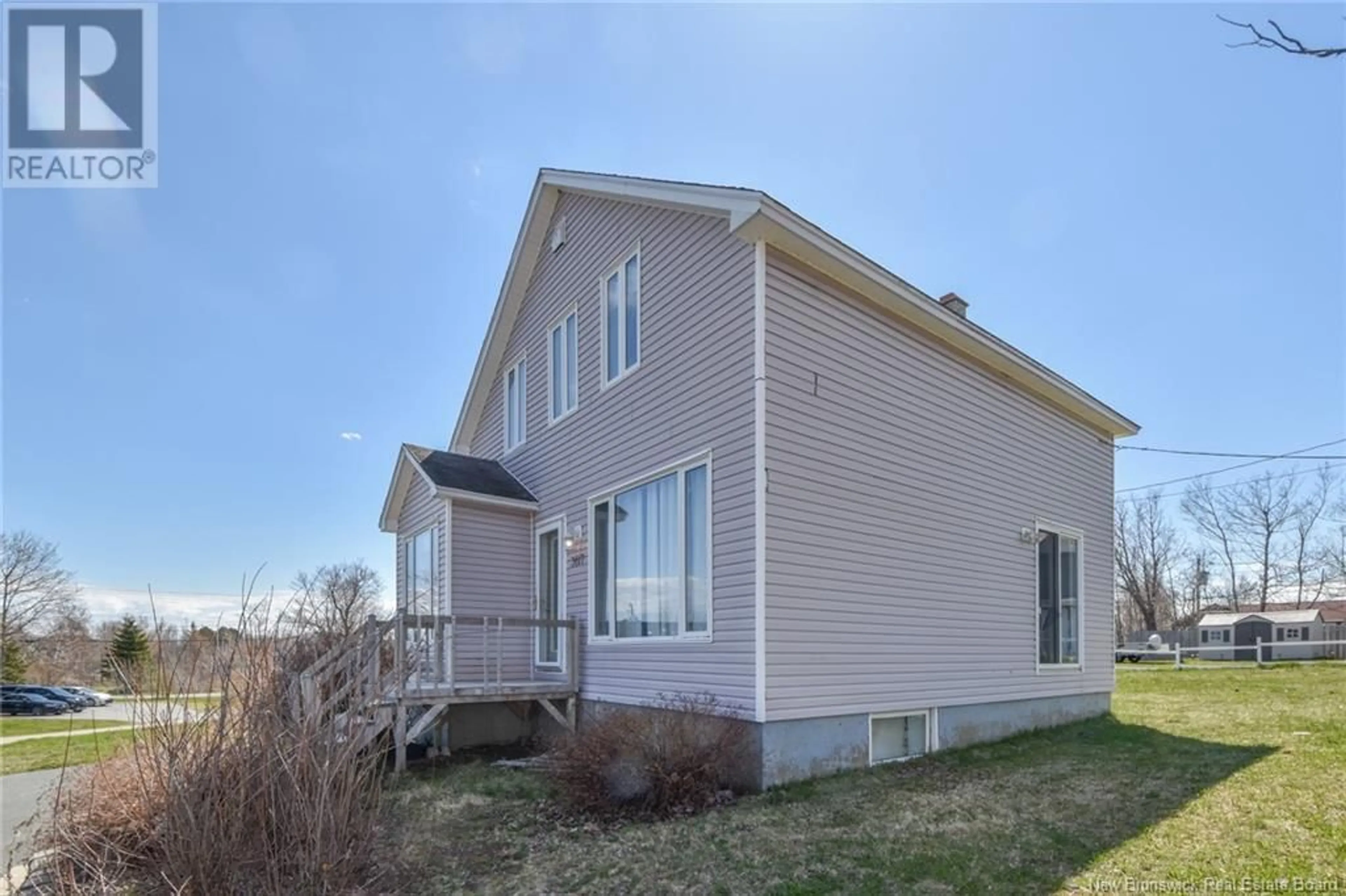 Home with vinyl exterior material, building for 3617 rue Luce Street, Tracadie New Brunswick E1X1B4