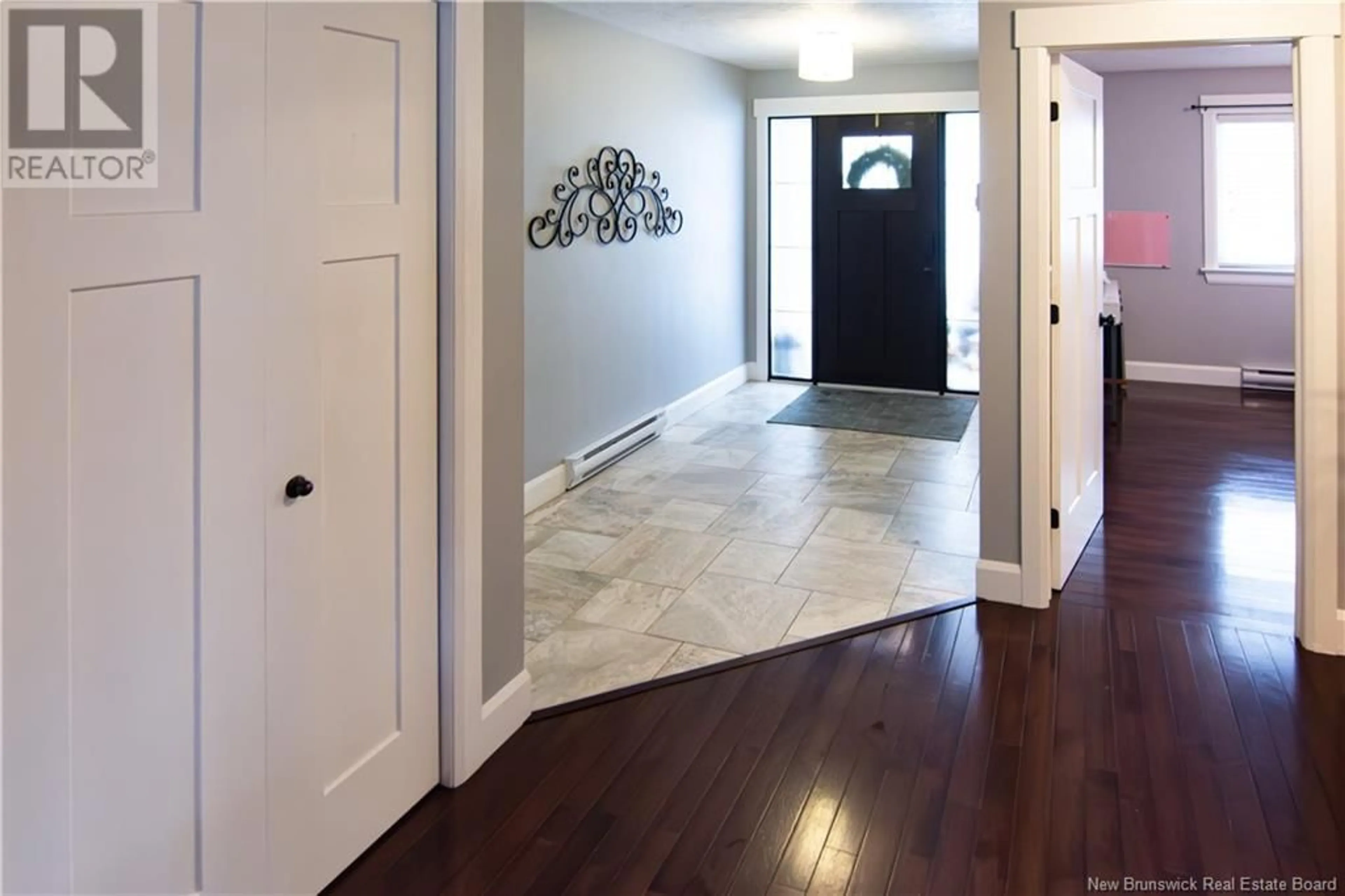 Indoor entryway for 115 Amiens Drive, Moncton New Brunswick E1G0X4