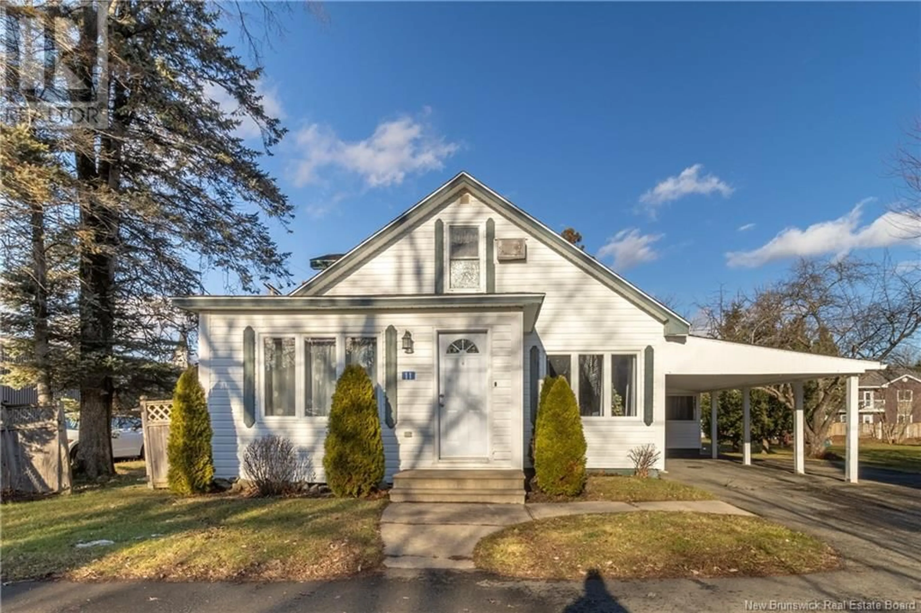 Home with vinyl exterior material, street for 11 Maple Street, Florenceville-Bristol New Brunswick E7L3H1