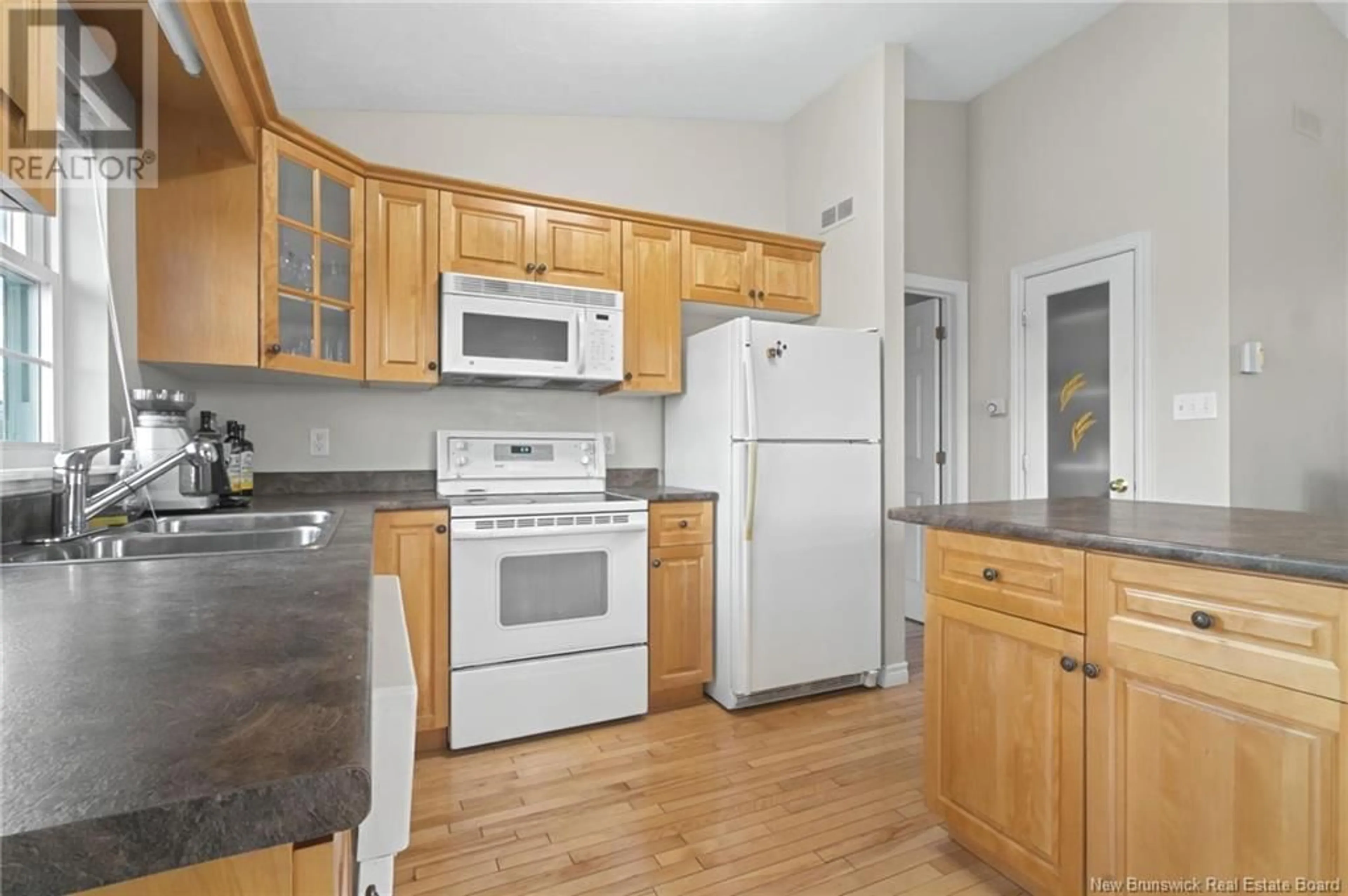 Standard kitchen, unknown for 161 Mount Pleasant Road, Moncton New Brunswick E1G5J4