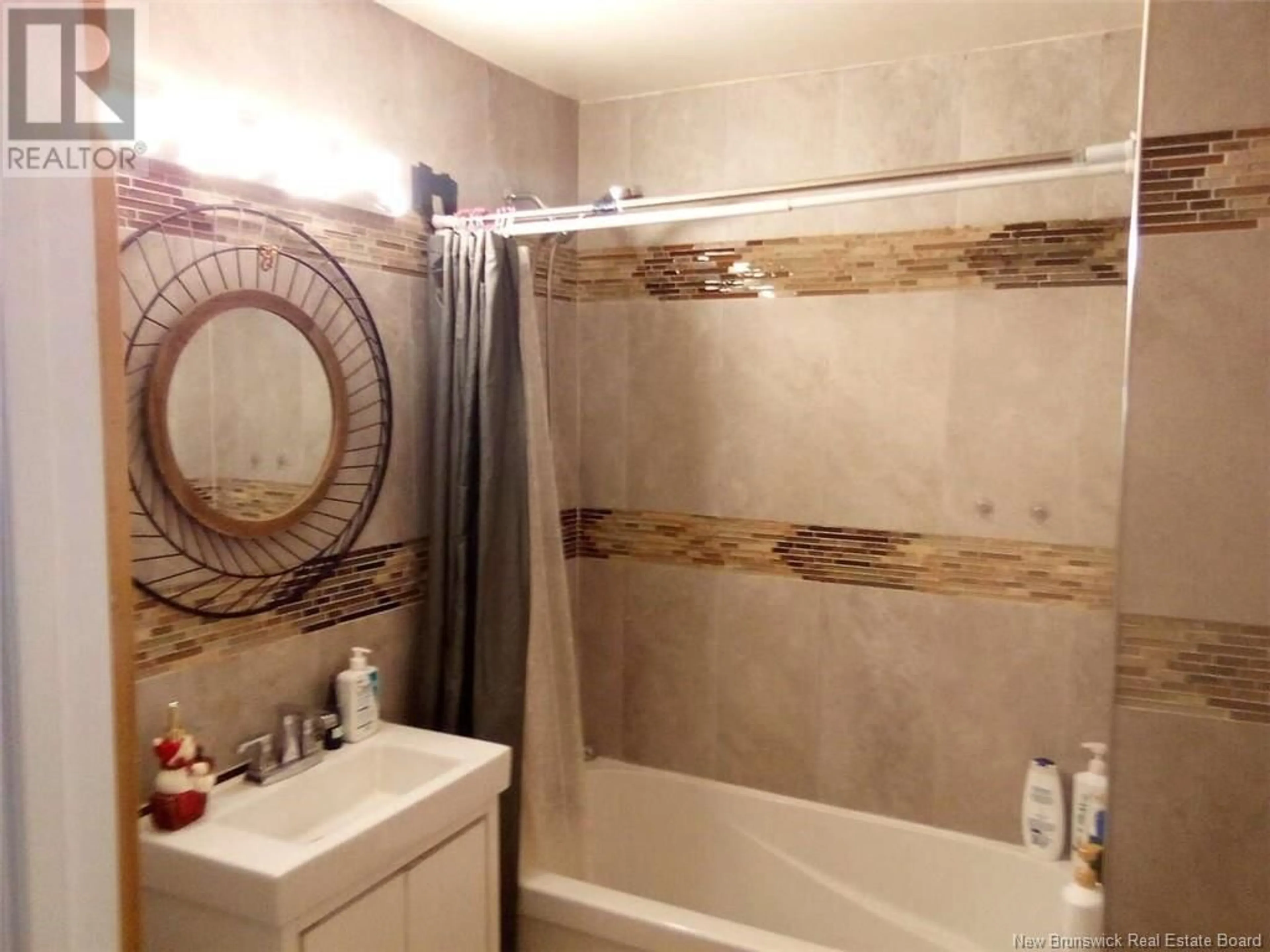 Standard bathroom, ceramic/tile floor for 29 Tisdale Lane, Saint John New Brunswick E2J2J4