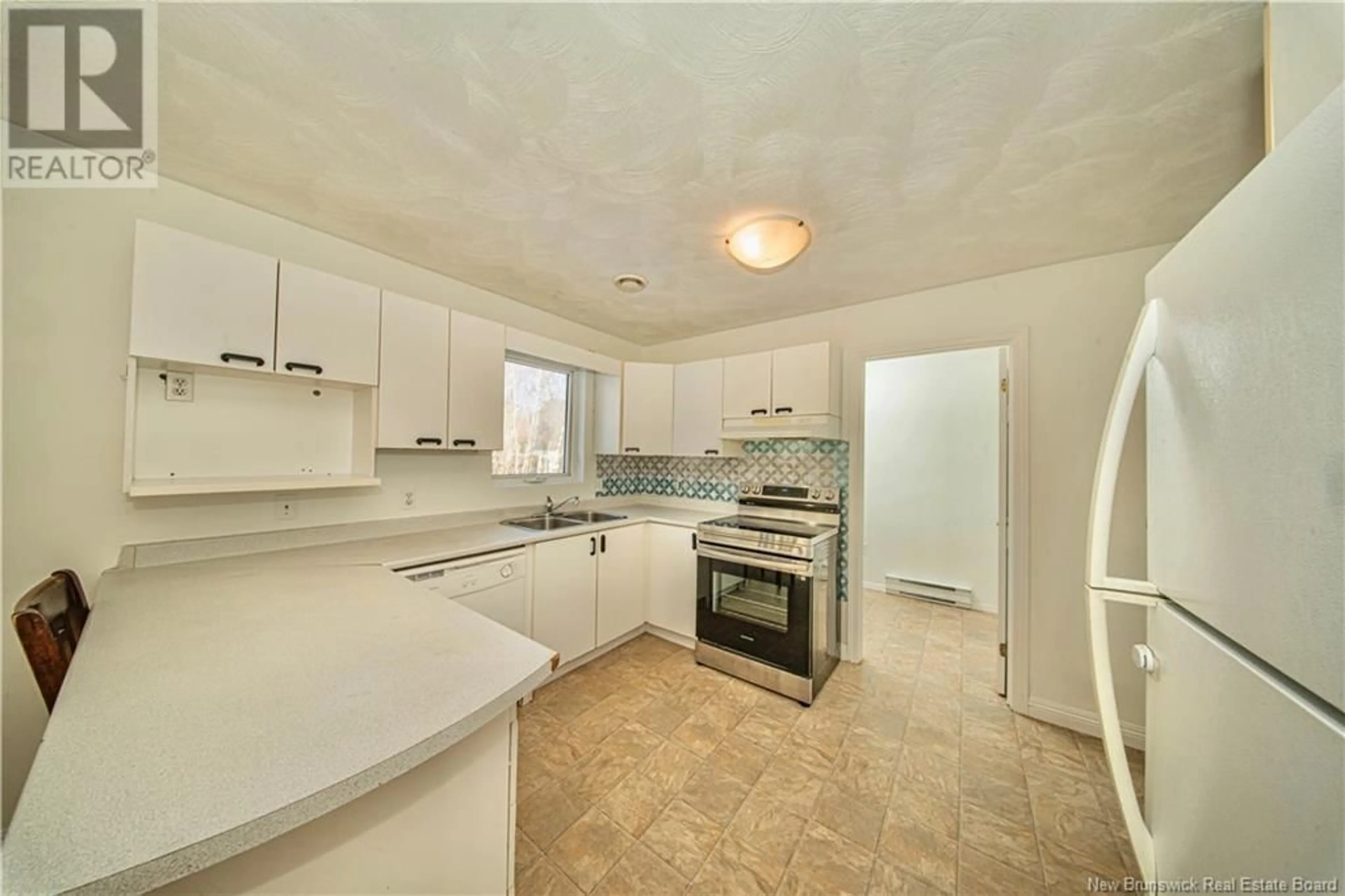 Standard kitchen, ceramic/tile floor for 25 Thaddee Street, Dieppe New Brunswick E1A6V4