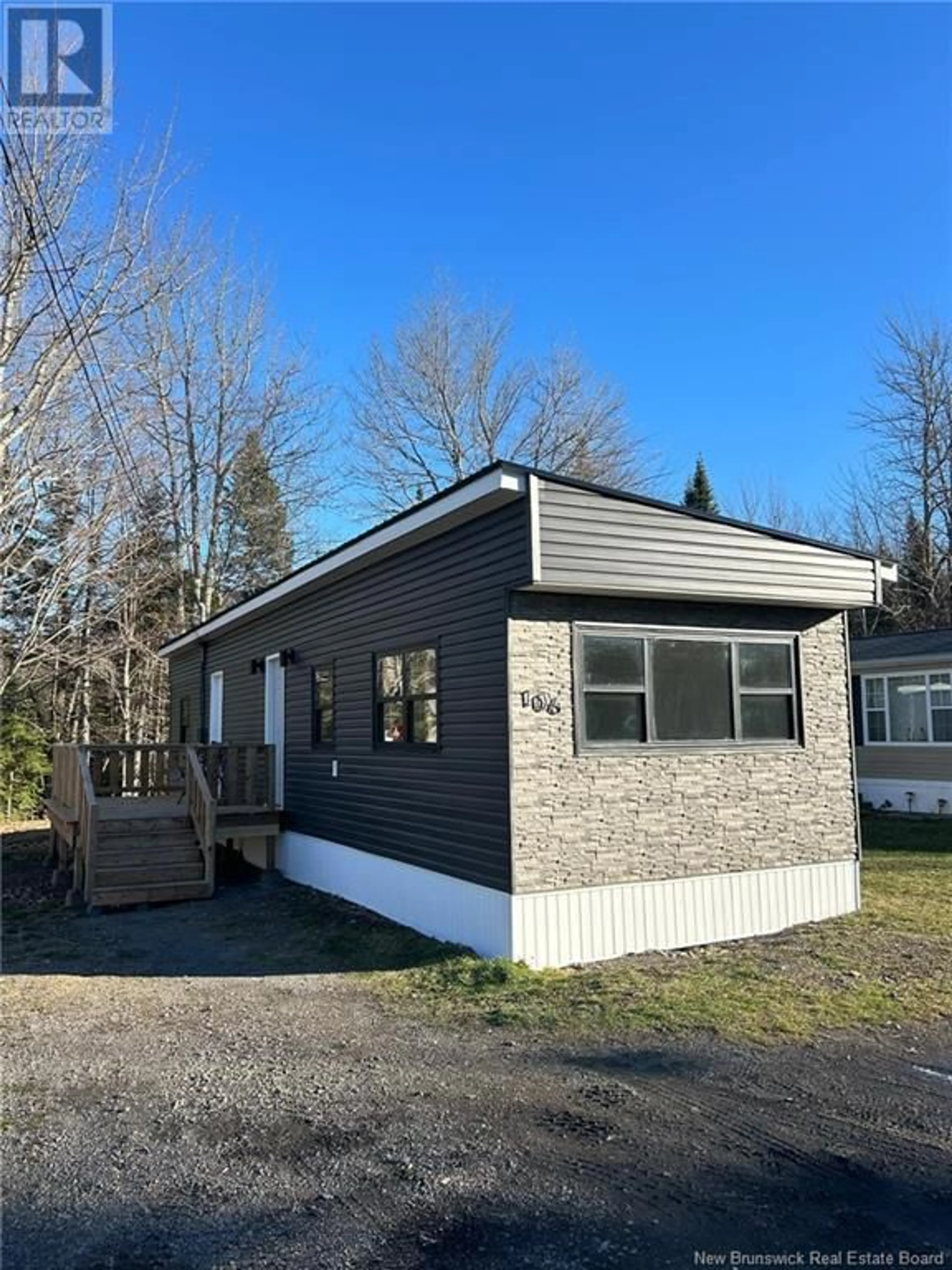 Home with vinyl exterior material, building for 106 River East Drive, Riverview New Brunswick E1B4Y3