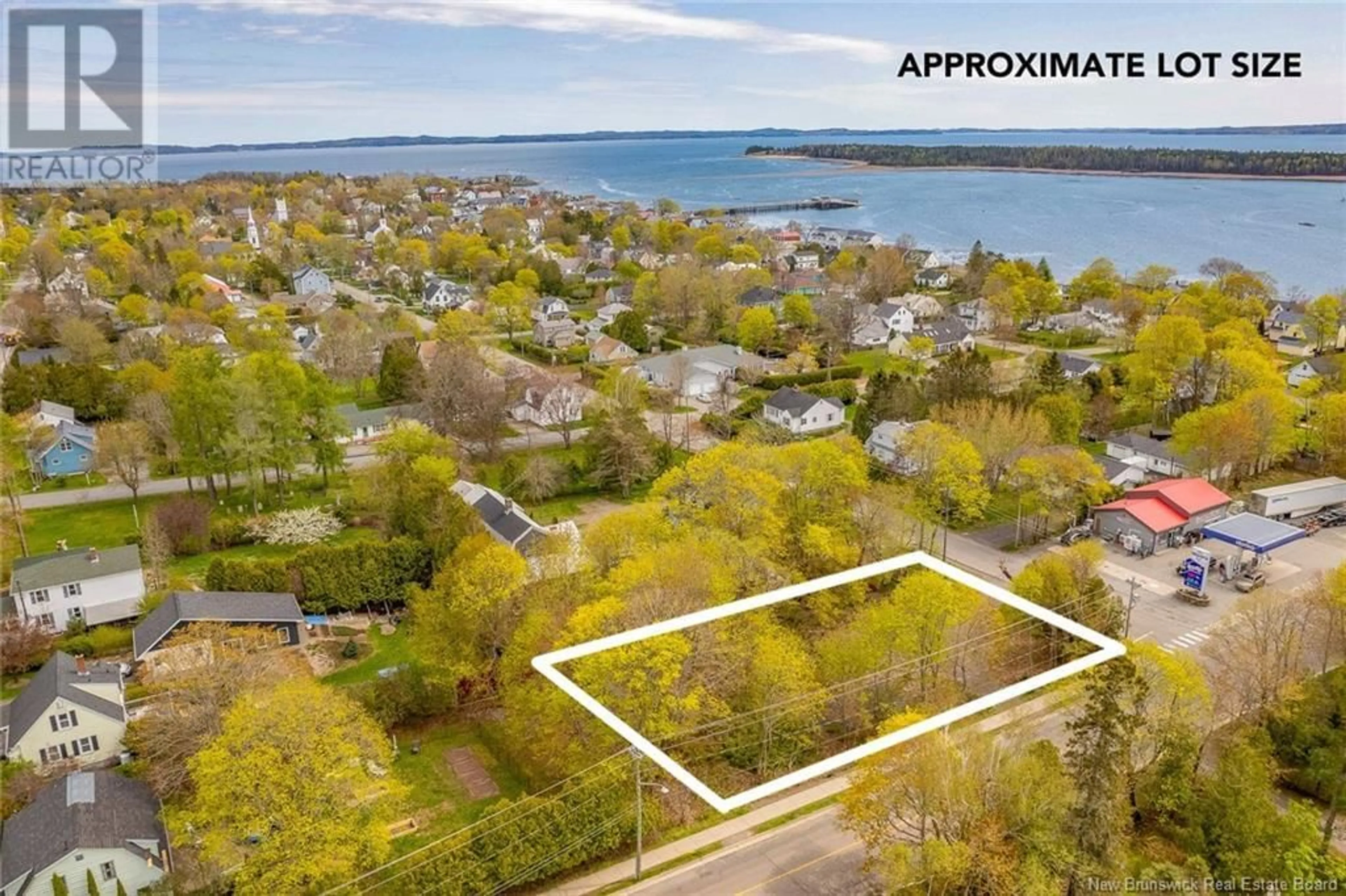 A pic from outside/outdoor area/front of a property/back of a property/a pic from drone, water/lake/river/ocean view for 4 Montague Street, Saint Andrews New Brunswick E5B1G8