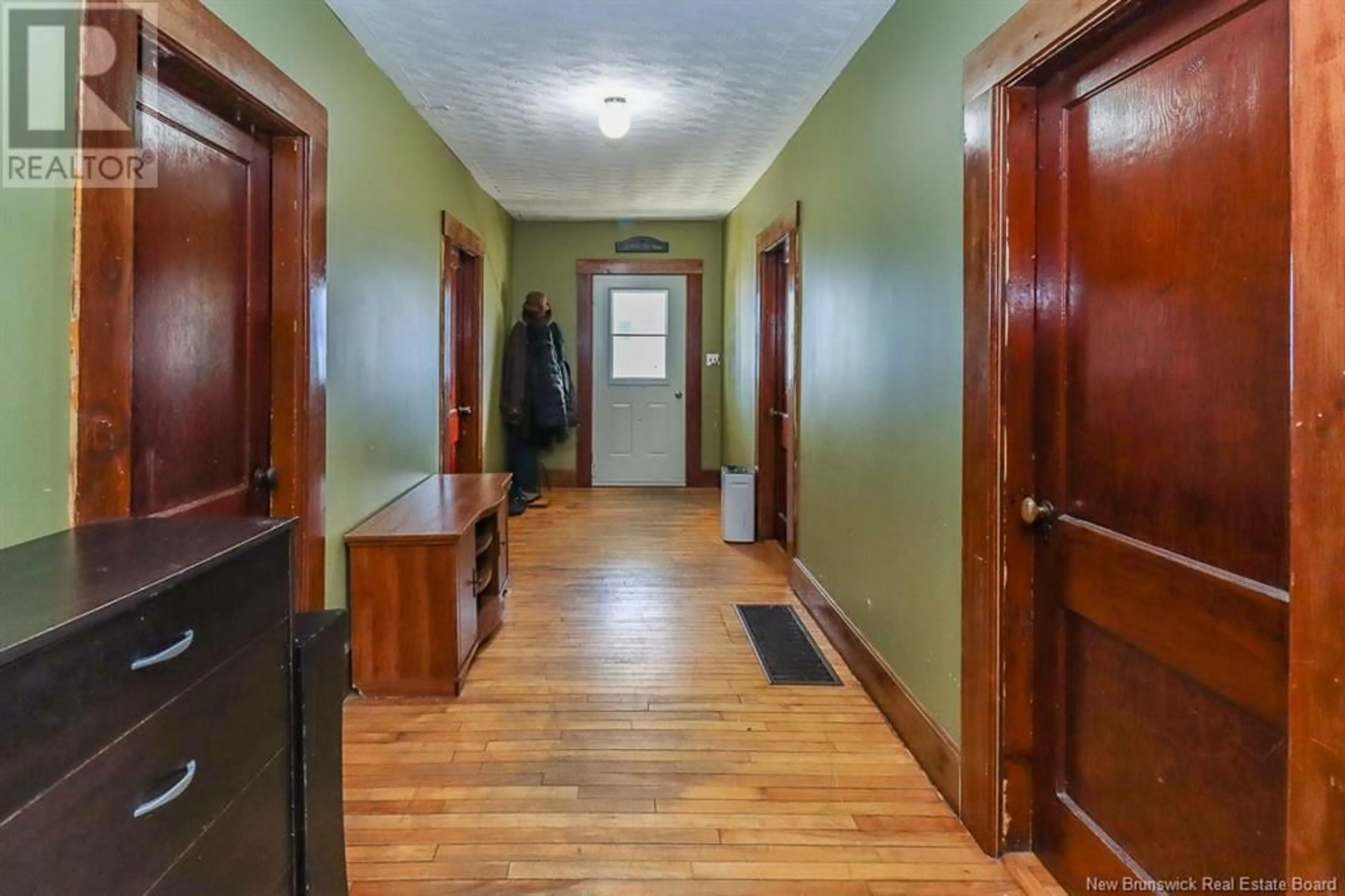 Indoor entryway for 872 Main Street, Sussex New Brunswick E4E2M5