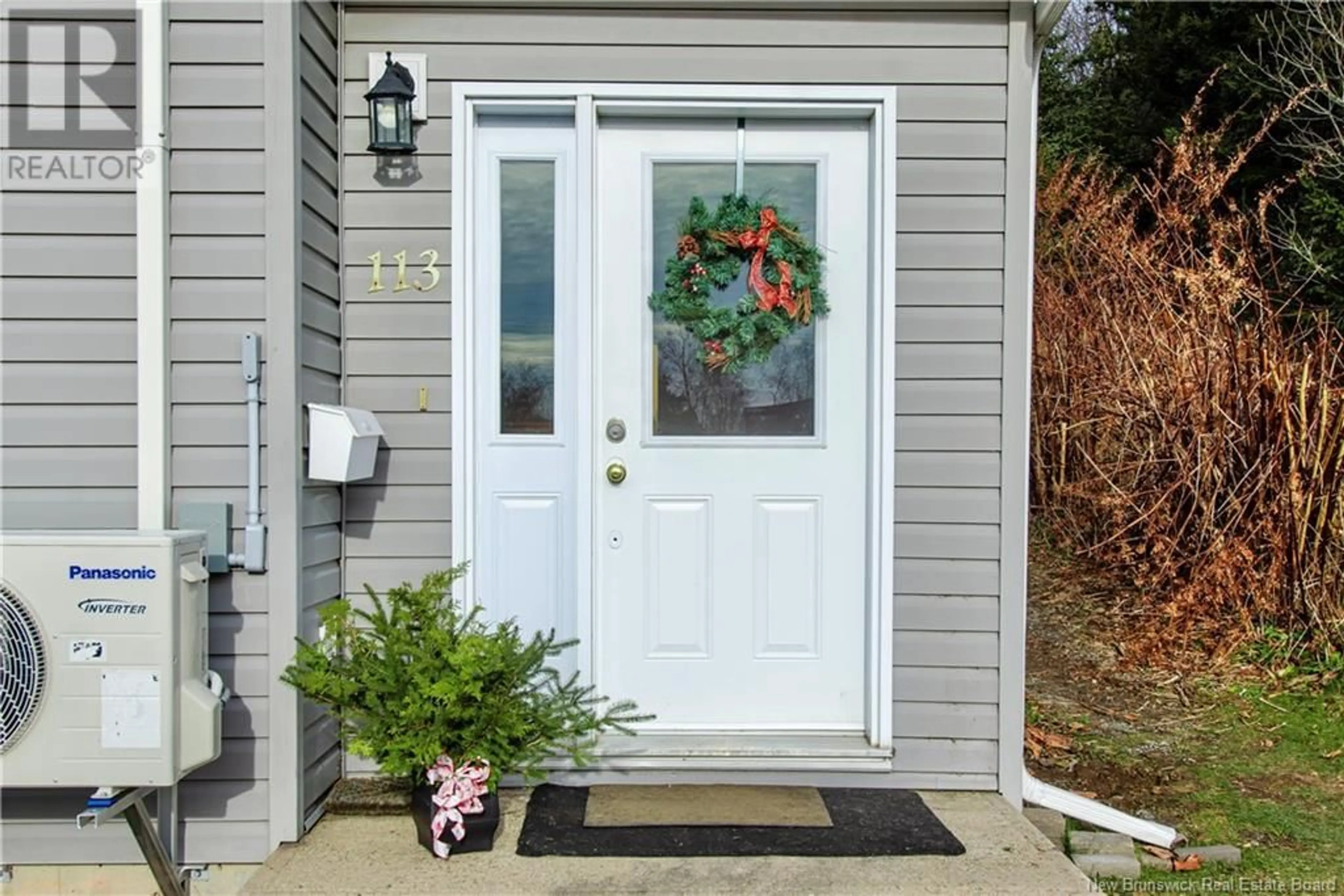 Indoor entryway for 113 Glen Road, Saint John New Brunswick E2H2E2