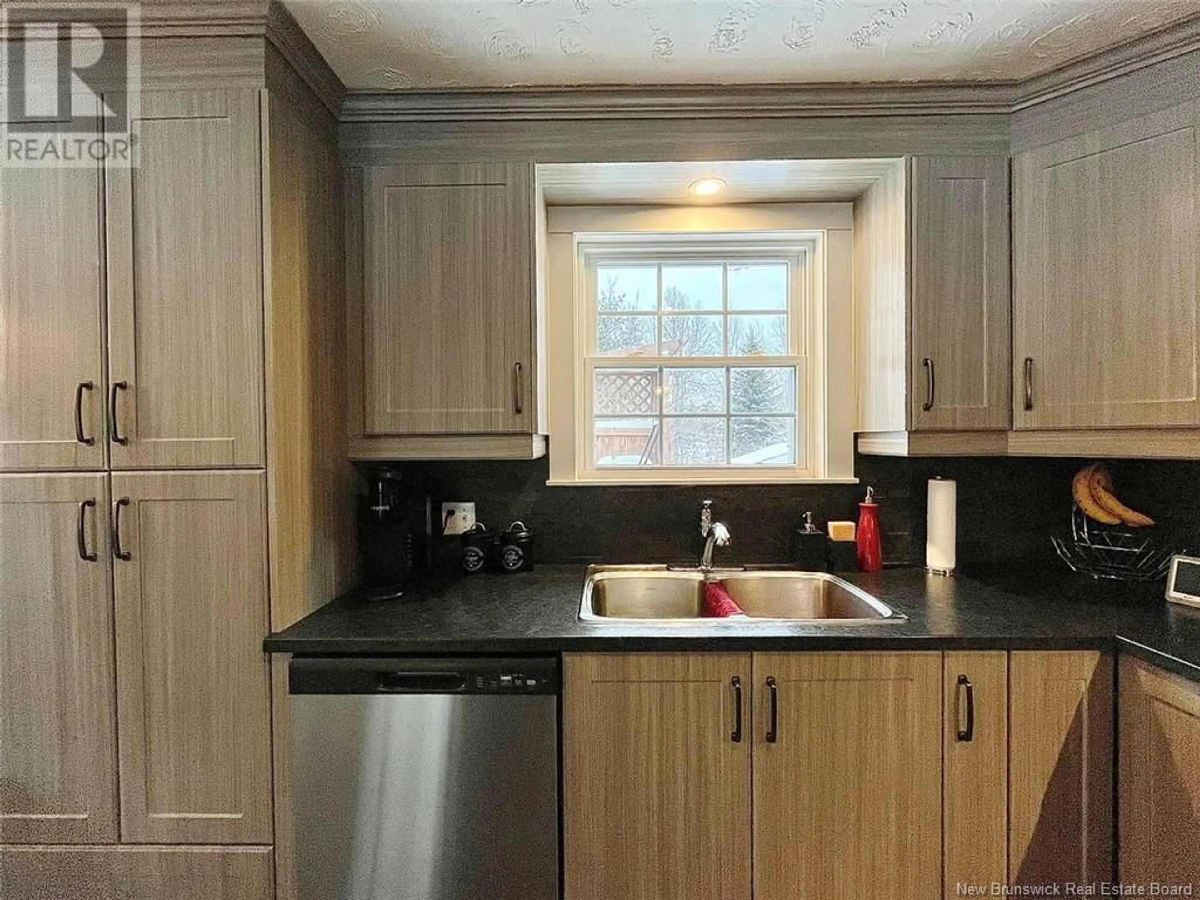 Standard kitchen, unknown for 22 Robinson Street, Saint-Jacques New Brunswick E7B1J8