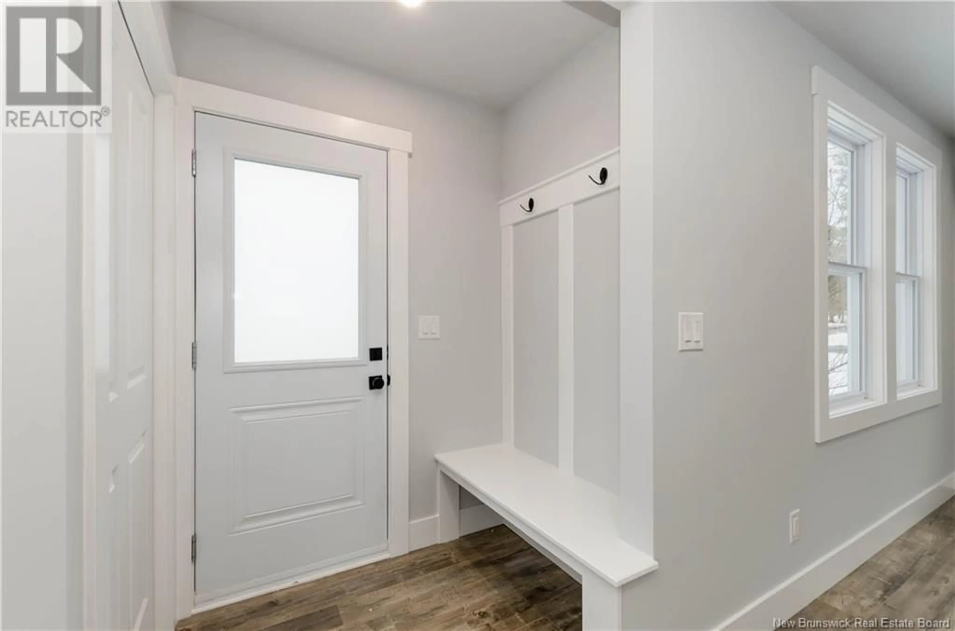 Indoor entryway for 55 Veterans Avenue, Salisbury New Brunswick E4J2T1