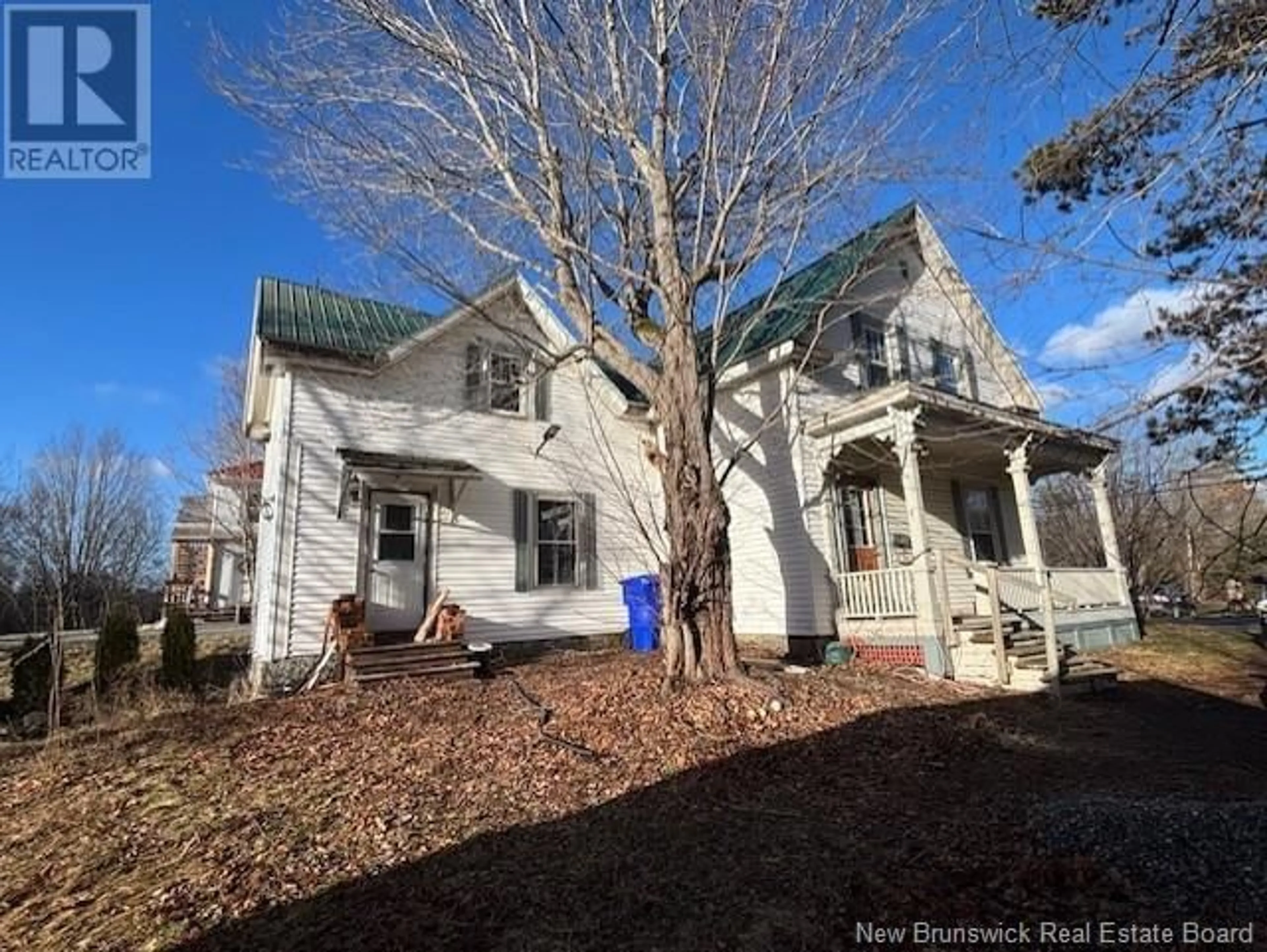 A pic from outside/outdoor area/front of a property/back of a property/a pic from drone, building for 54 Church, St. Stephen New Brunswick E3L1M5