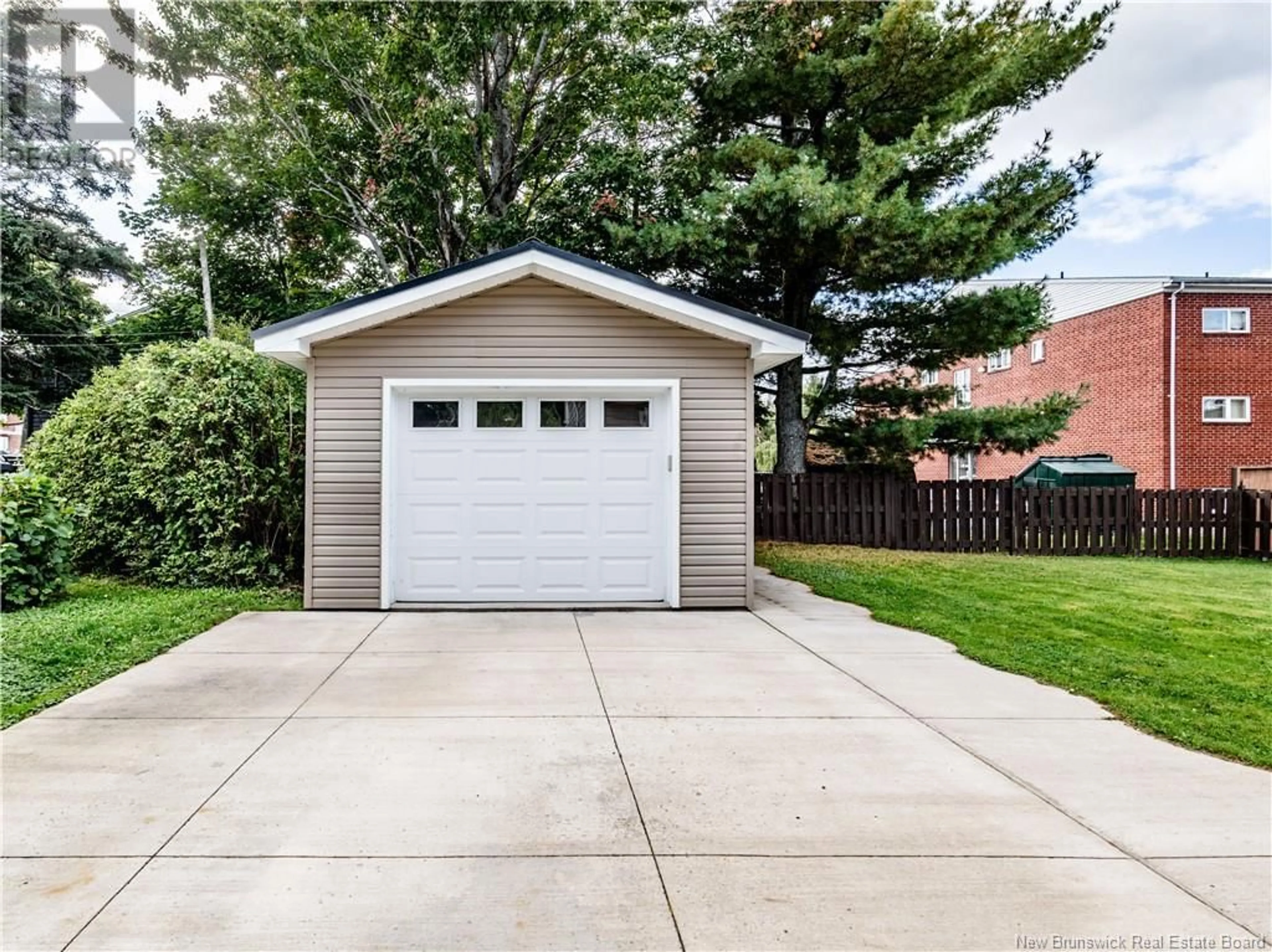 Indoor garage for 160 Edgett Ave, Moncton New Brunswick E1C7B5