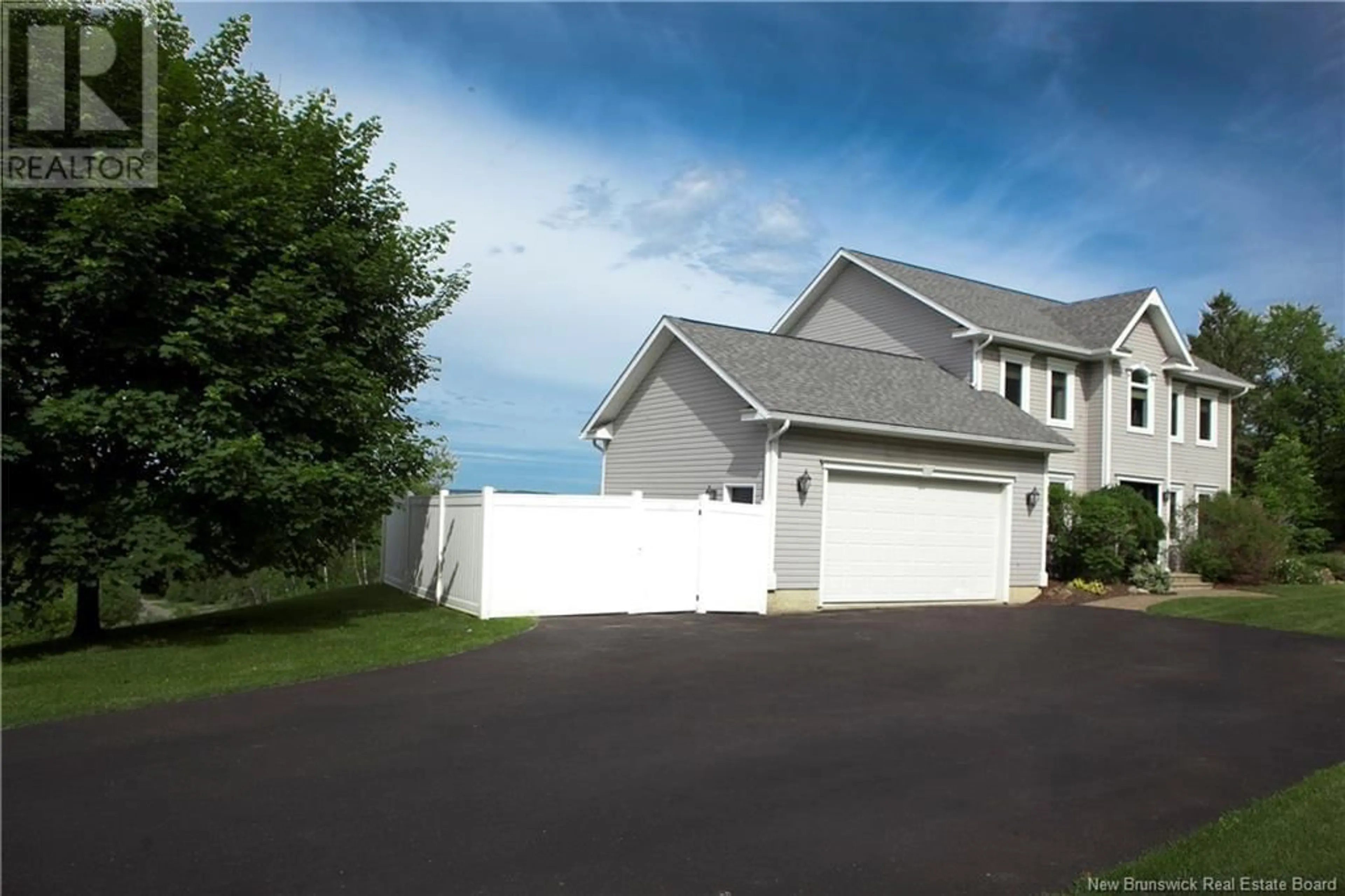 Home with vinyl exterior material, water/lake/river/ocean view for 39 Parkhurst Drive, Grafton New Brunswick E7N1P2