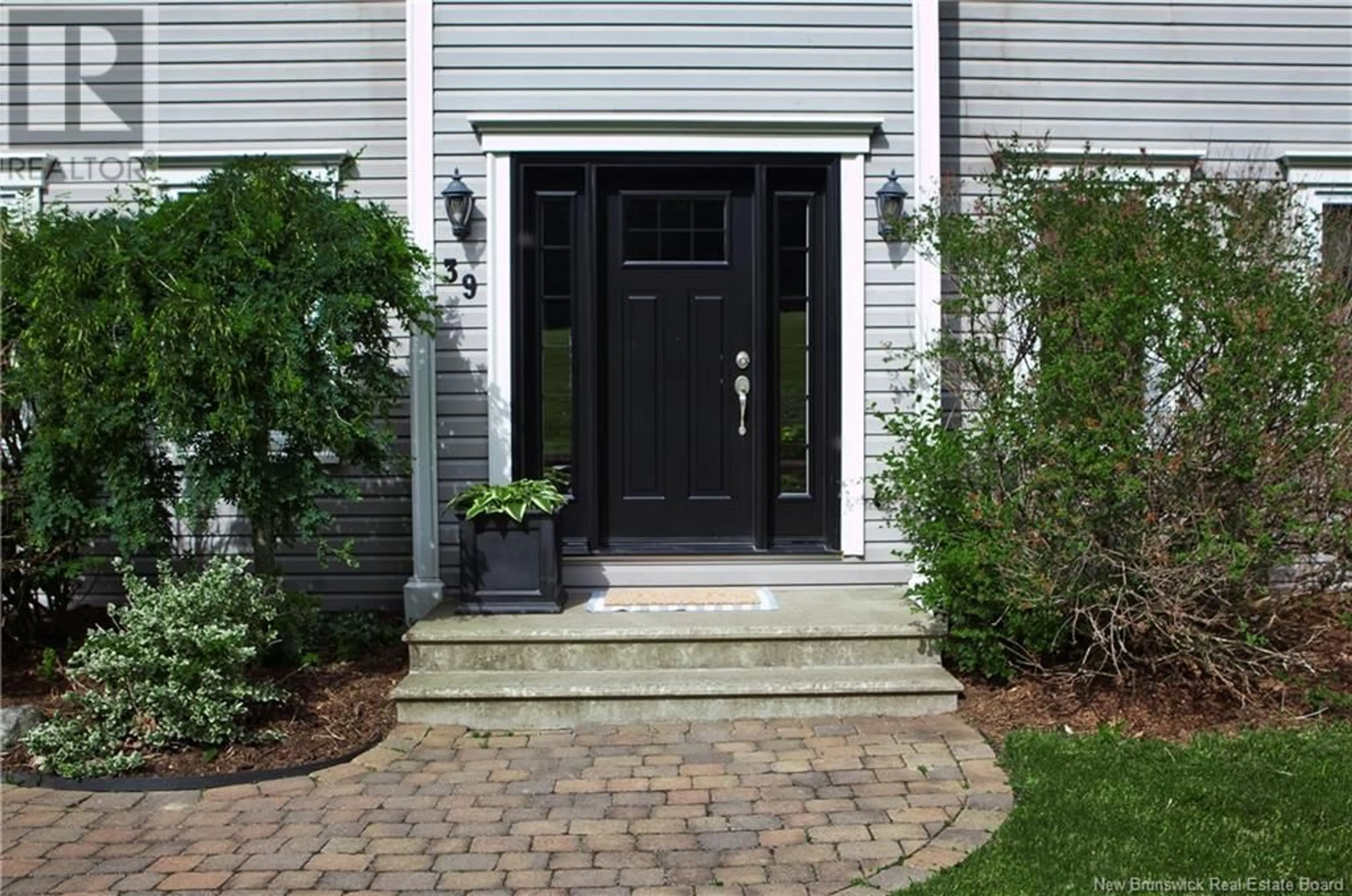 Indoor entryway for 39 Parkhurst Drive, Grafton New Brunswick E7N1P2