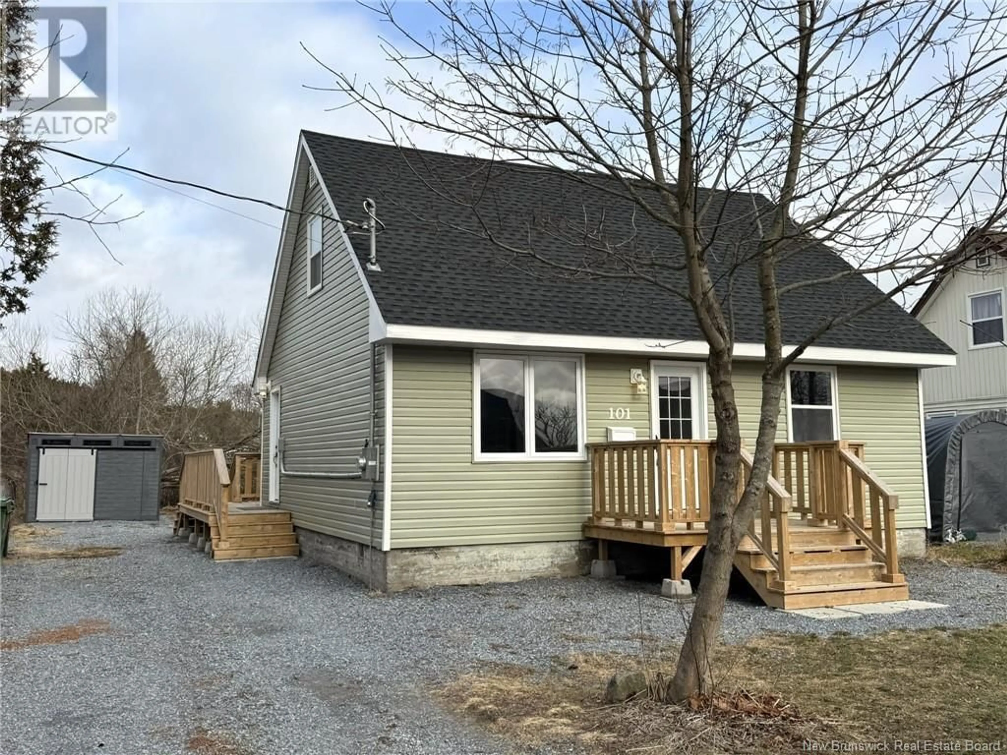 Home with vinyl exterior material, street for 101 Broadway Avenue, Saint John New Brunswick E2H1Z9