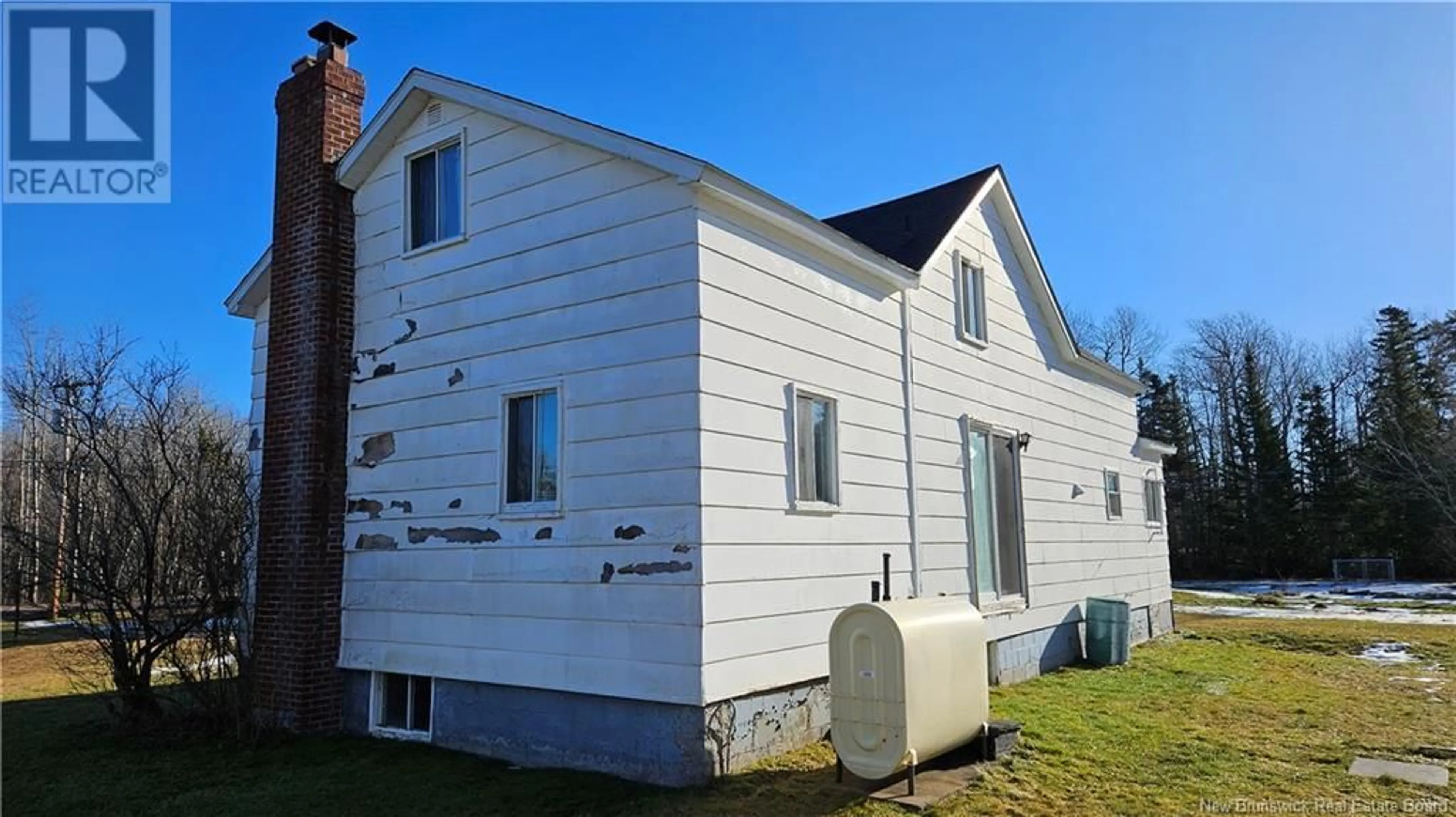 Home with vinyl exterior material, building for 807 Pine Glen, Pine Glen New Brunswick E1J1R7