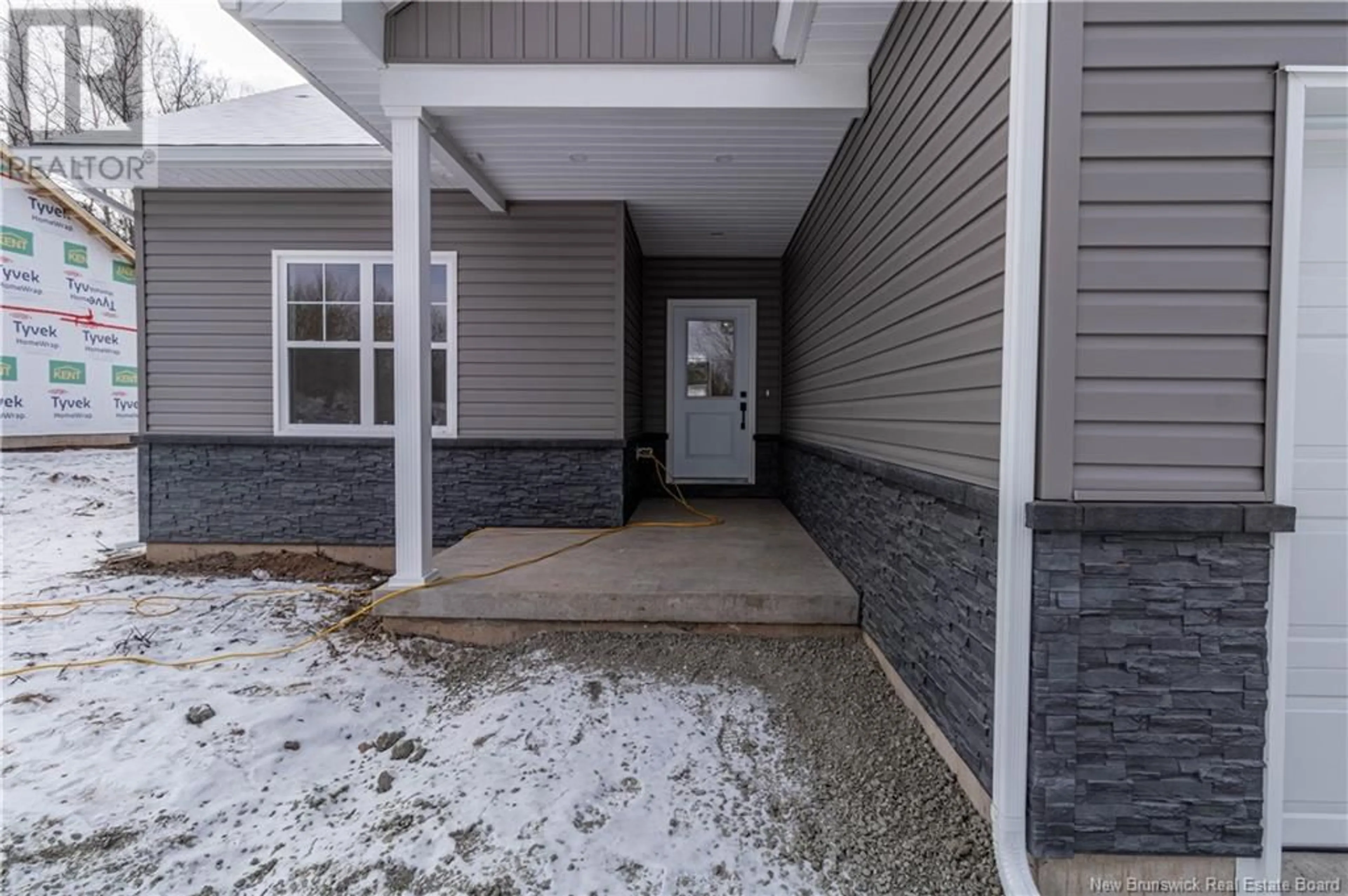 Indoor entryway for 11 HOOD STREET, Petitcodiac New Brunswick E4Z4K1