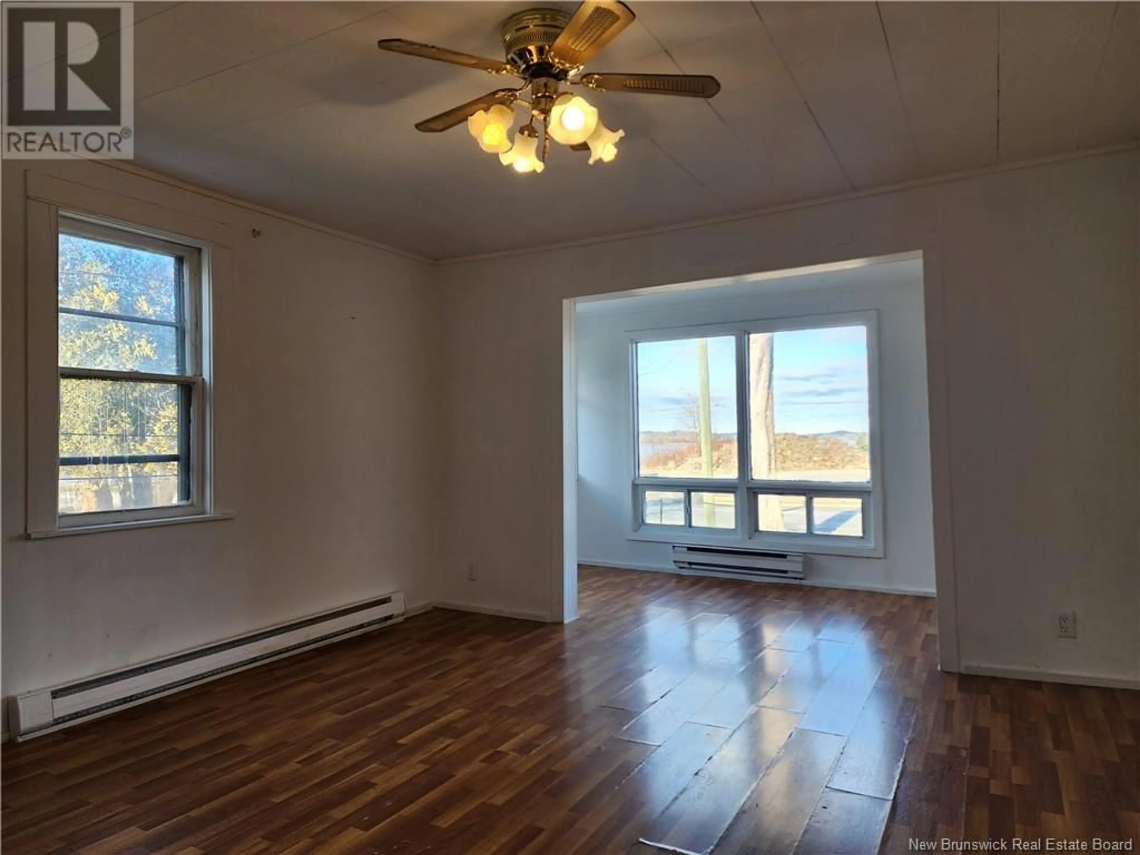 A pic of a room for 737 Bay Street, Saint John New Brunswick E2M7L6