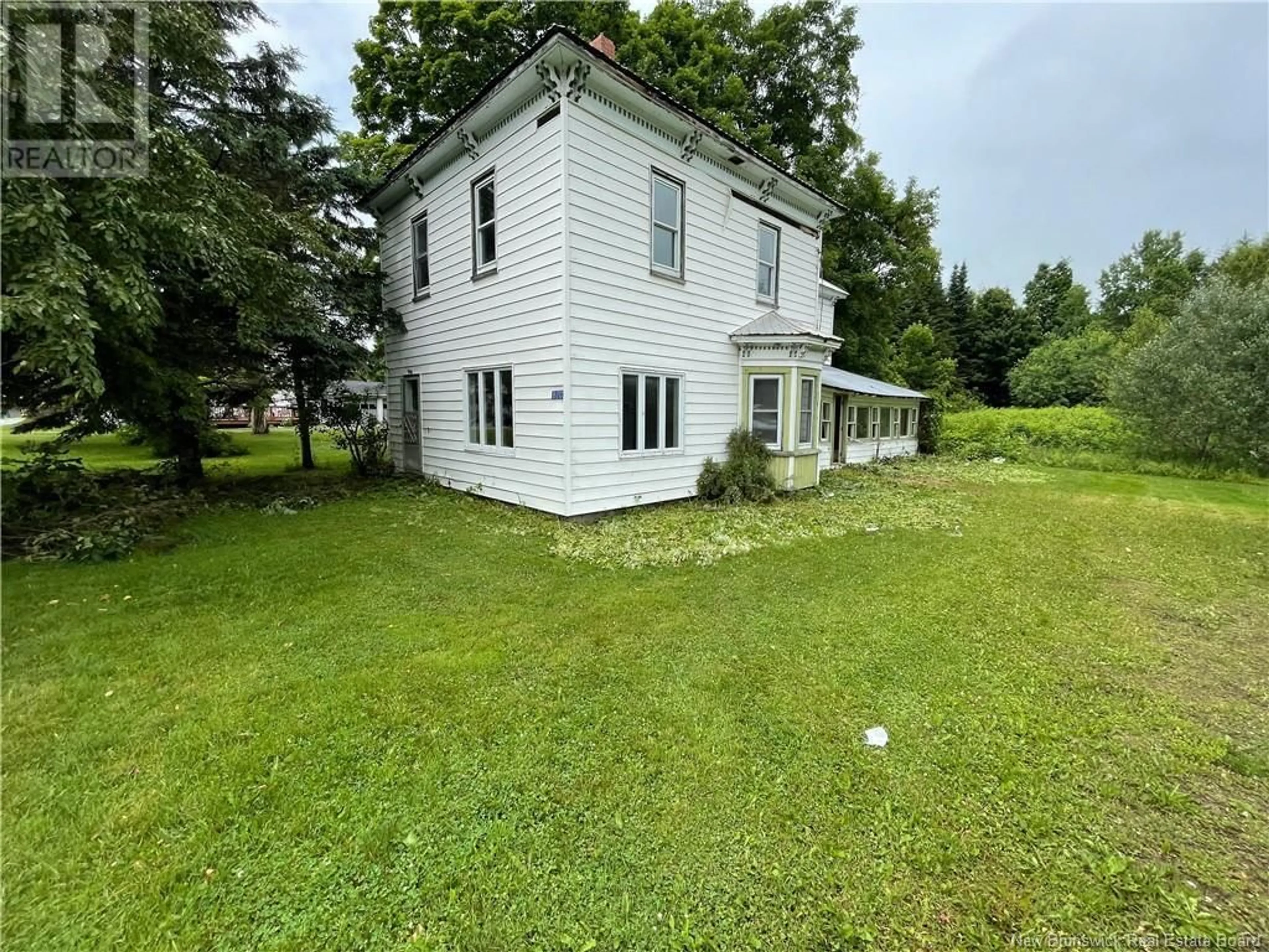 A pic from outside/outdoor area/front of a property/back of a property/a pic from drone, building for 810 Central Street, Centreville New Brunswick E7K2B6