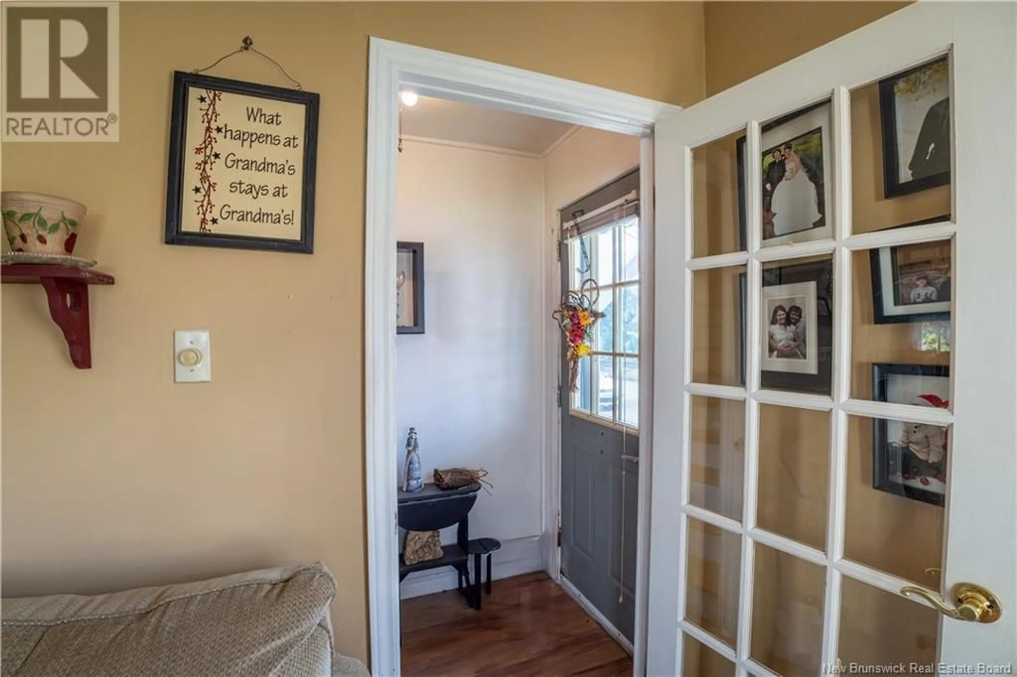 Indoor entryway for 32 Copp, Dieppe New Brunswick E1A2H1