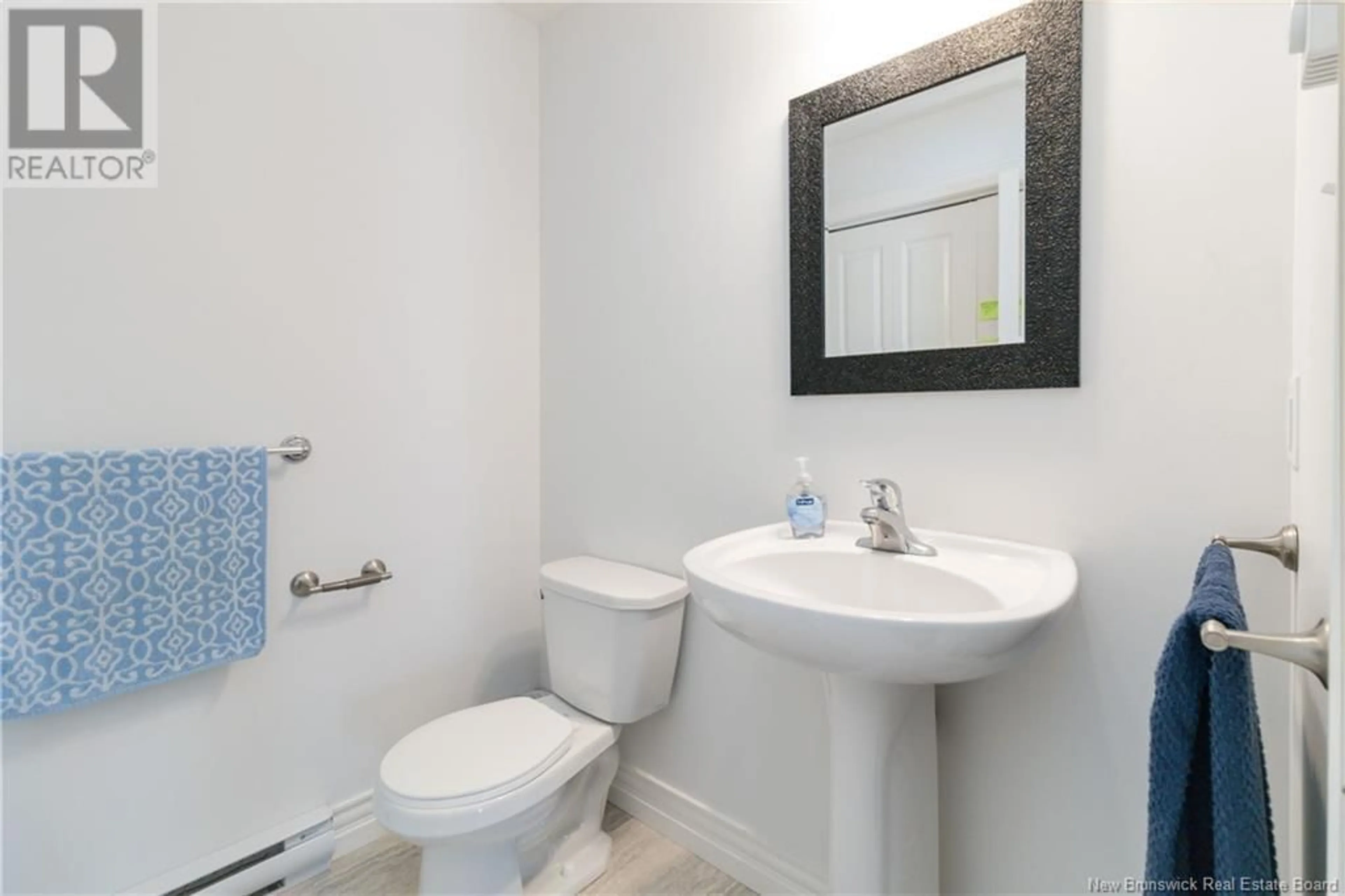 Standard bathroom, unknown for 14 Lancefield, Moncton New Brunswick E1E0E6