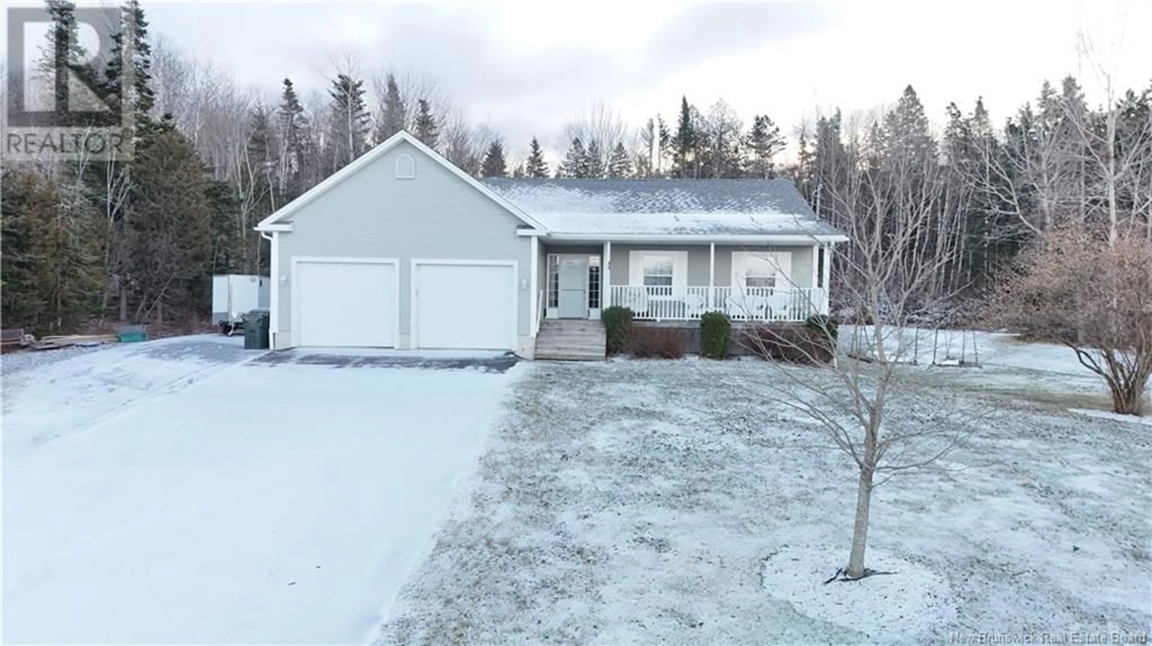 A pic from outside/outdoor area/front of a property/back of a property/a pic from drone, street for 44 Squire Drive, Quispamsis New Brunswick E2G1C1