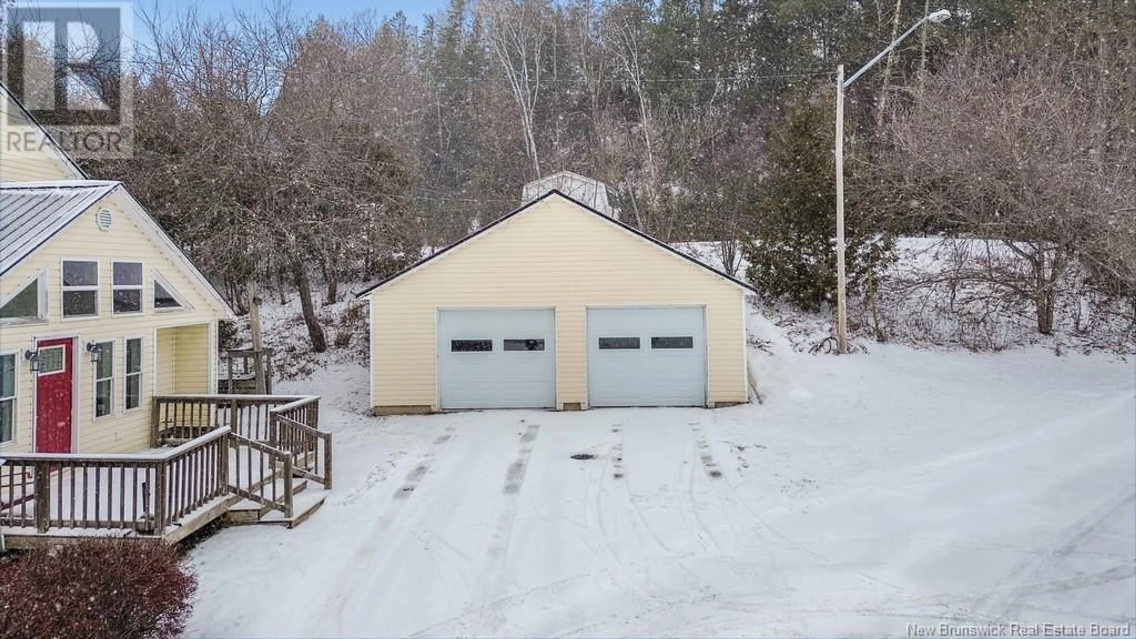 Indoor garage for 142 McIntosh Hill Road, Bath New Brunswick E7J1E1