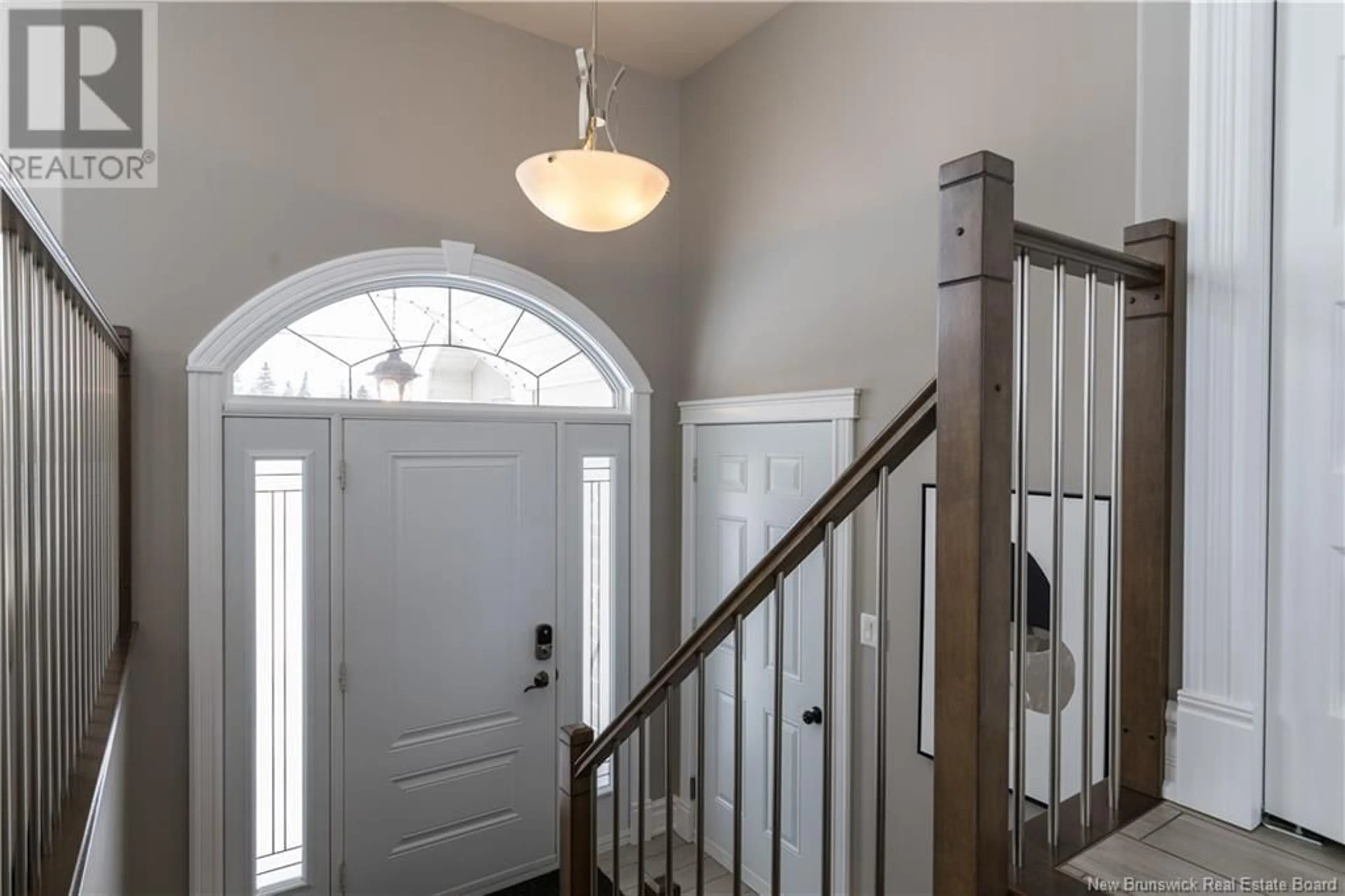 Indoor entryway for 35 Harrison Street, Grand-Sault/Grand Falls New Brunswick E3Z0B3