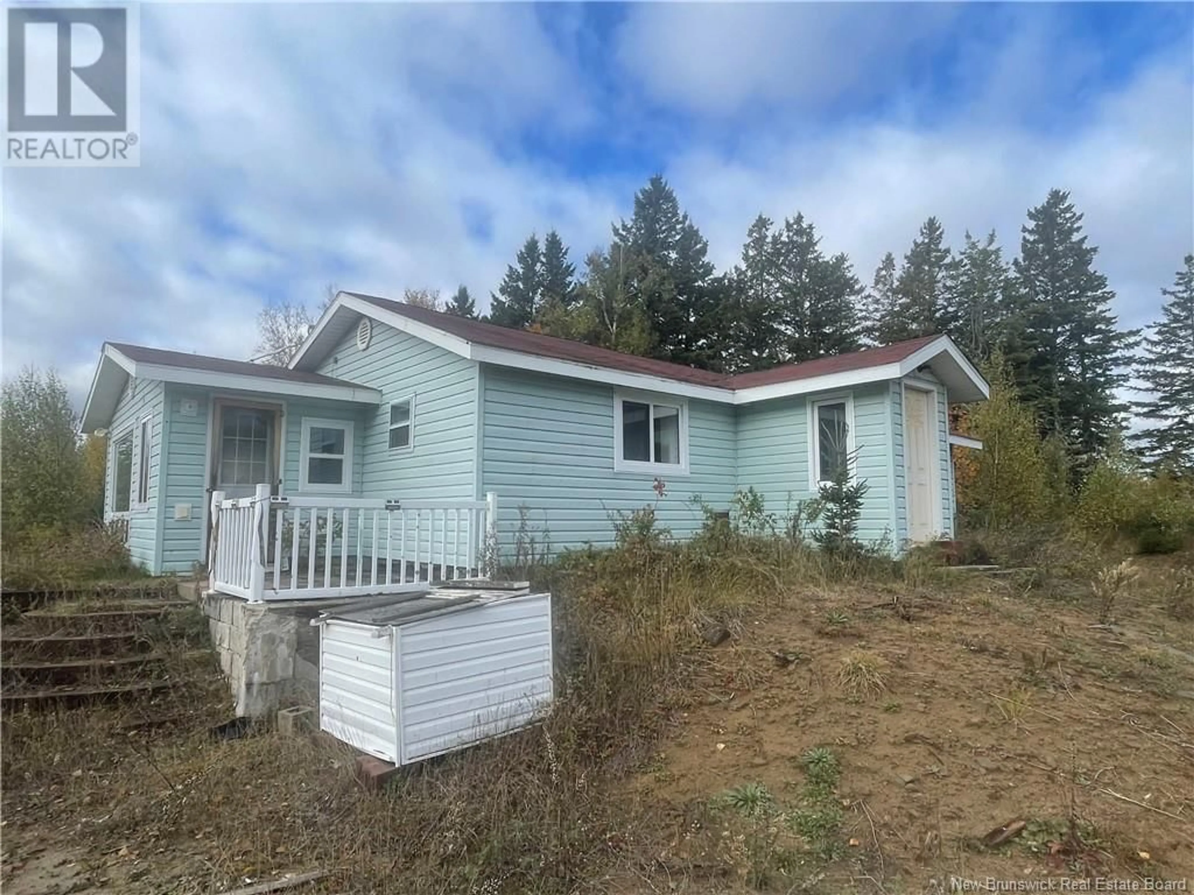 Home with vinyl exterior material, building for 279 Potts Road, McIntosh Hill New Brunswick E4S4K8