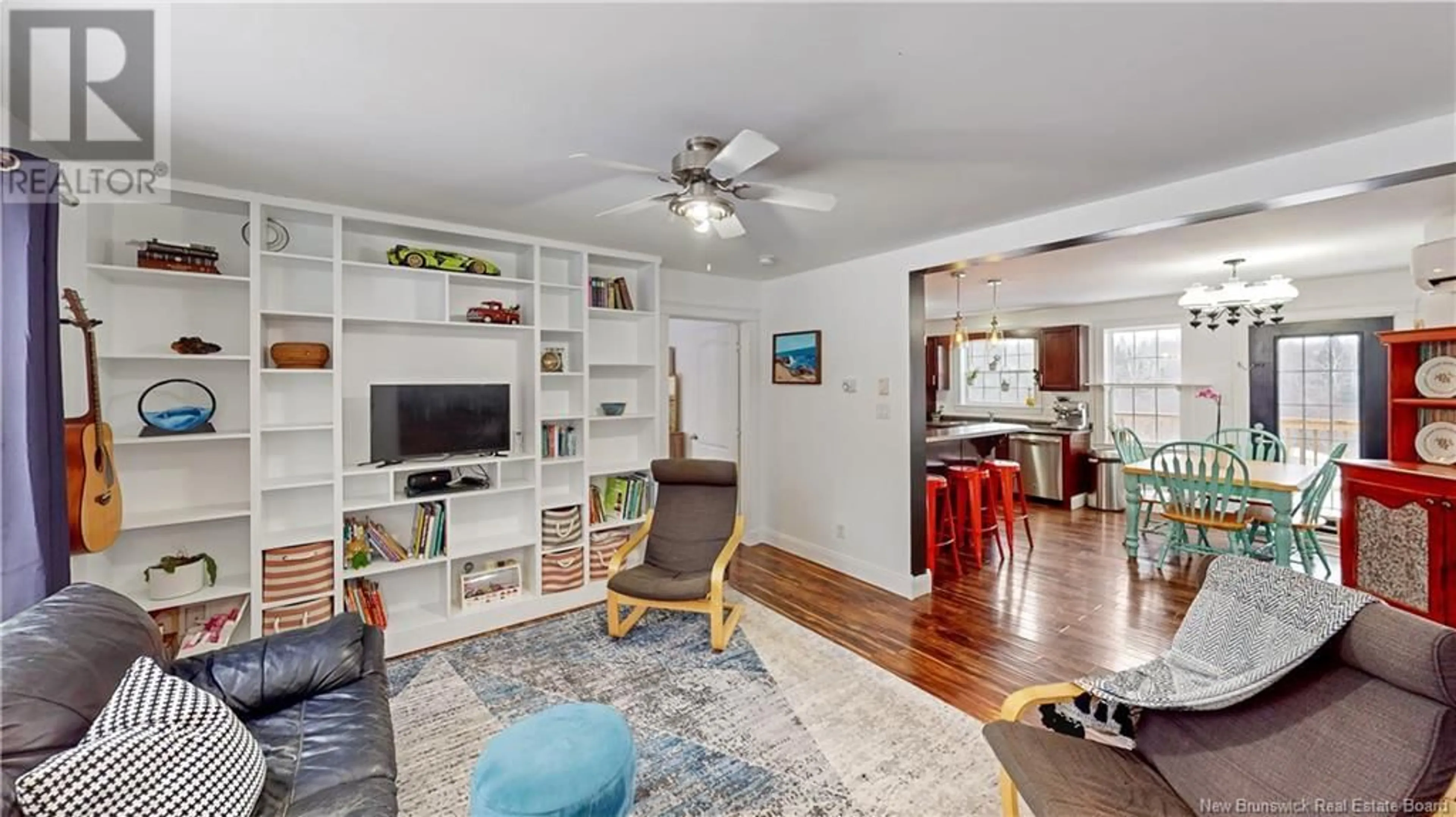 Living room with furniture, wood/laminate floor for 136 Hill Road, Kingston New Brunswick E5N1H7