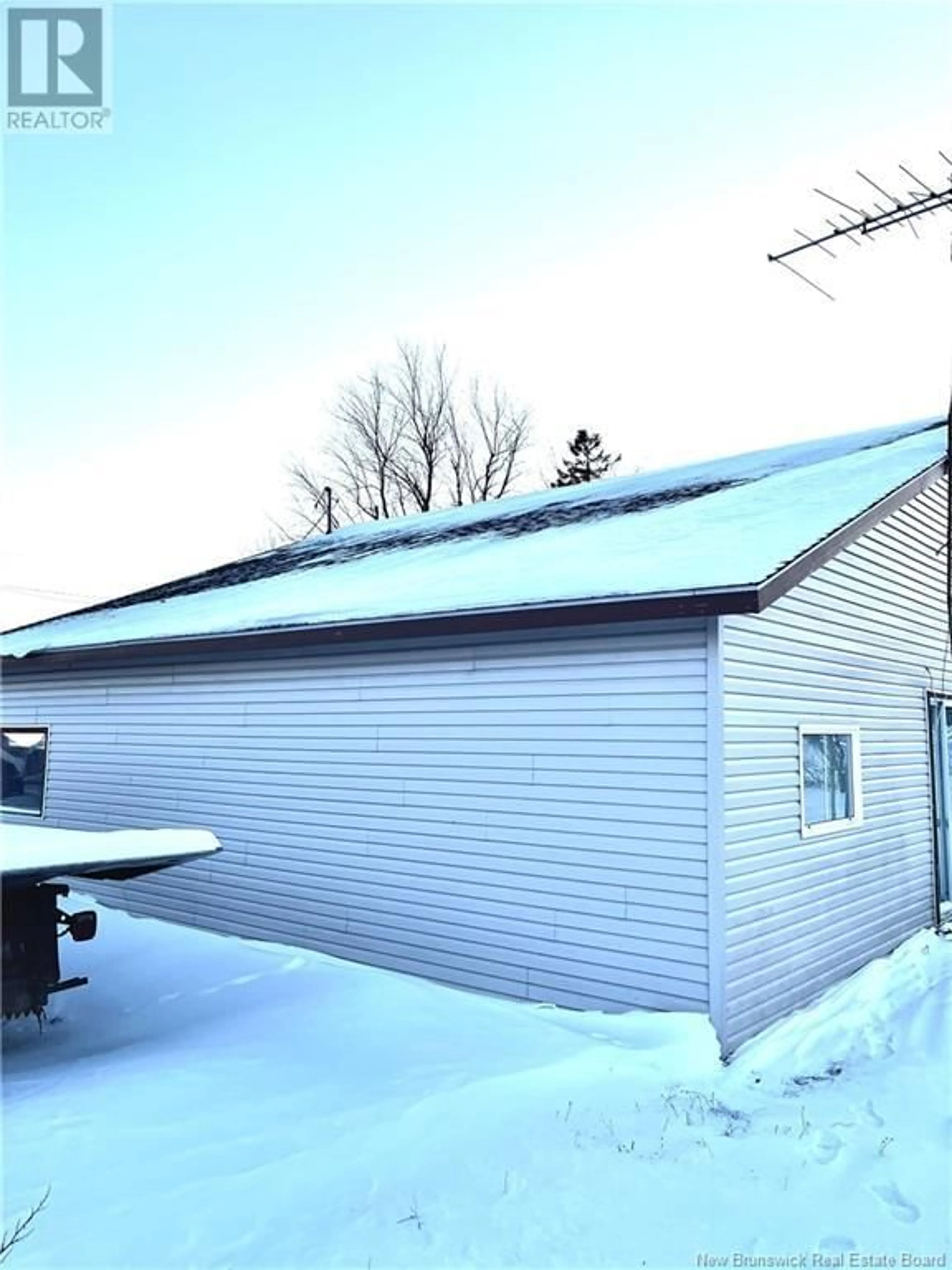 Shed for 1183 FONDATEURS, Paquetville New Brunswick E8R1A9