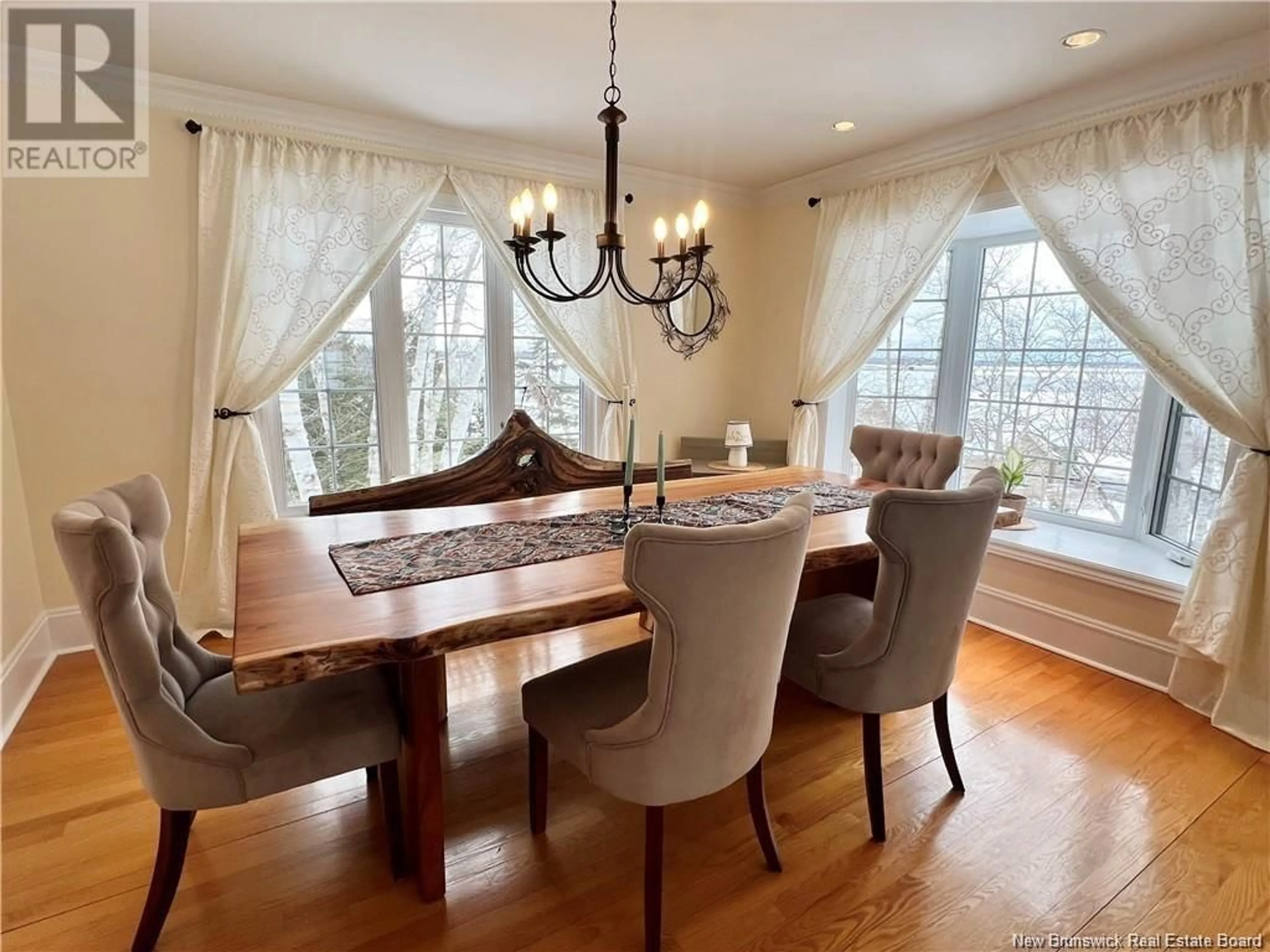 Dining room, wood/laminate floor for 1900 Connemara Place, Bathurst New Brunswick E2A4Y2