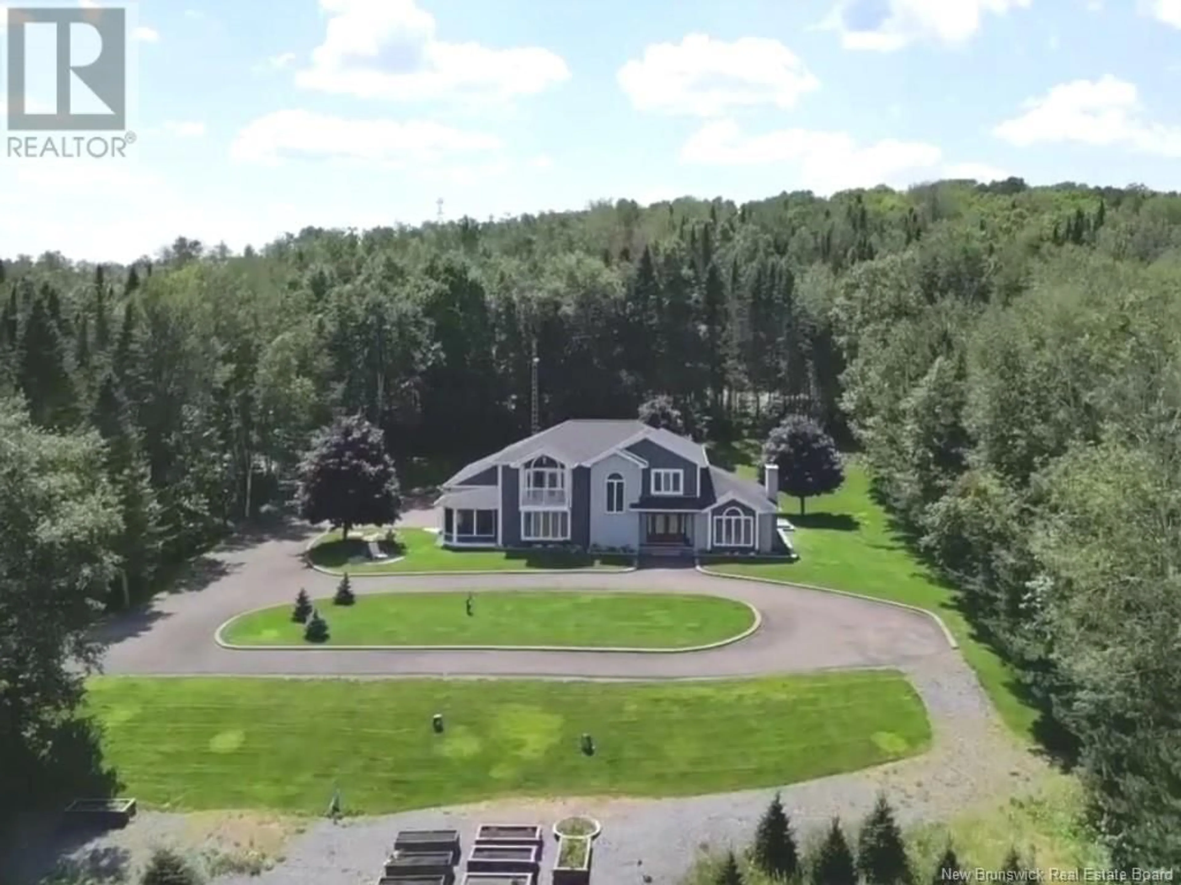 A pic from outside/outdoor area/front of a property/back of a property/a pic from drone, mountain view for 288 Pirie Street, Grand-Sault/Grand Falls New Brunswick E3Z2X9