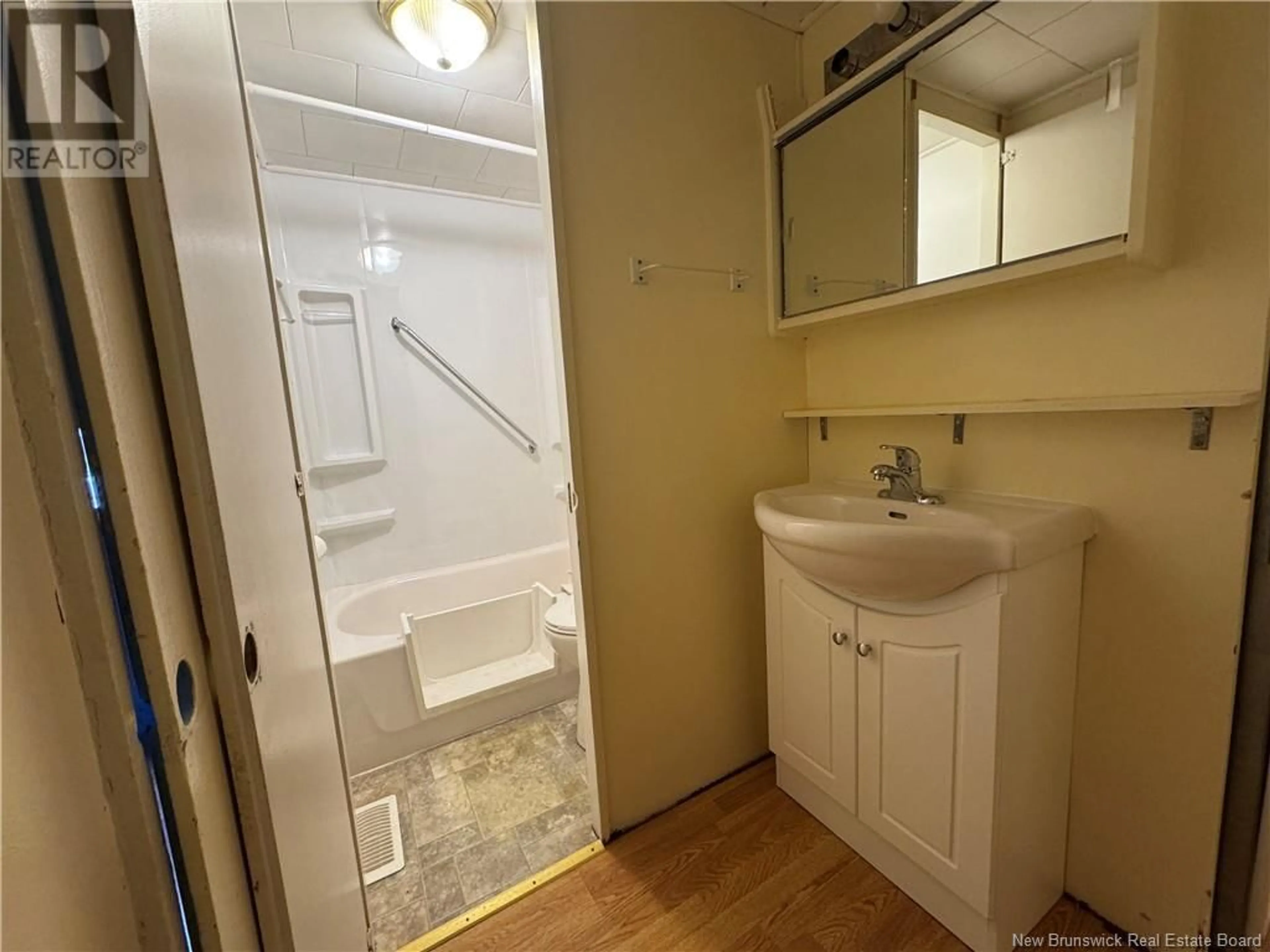 Standard bathroom, unknown for 31 Dufferin Road, Chipman New Brunswick E4A2P1