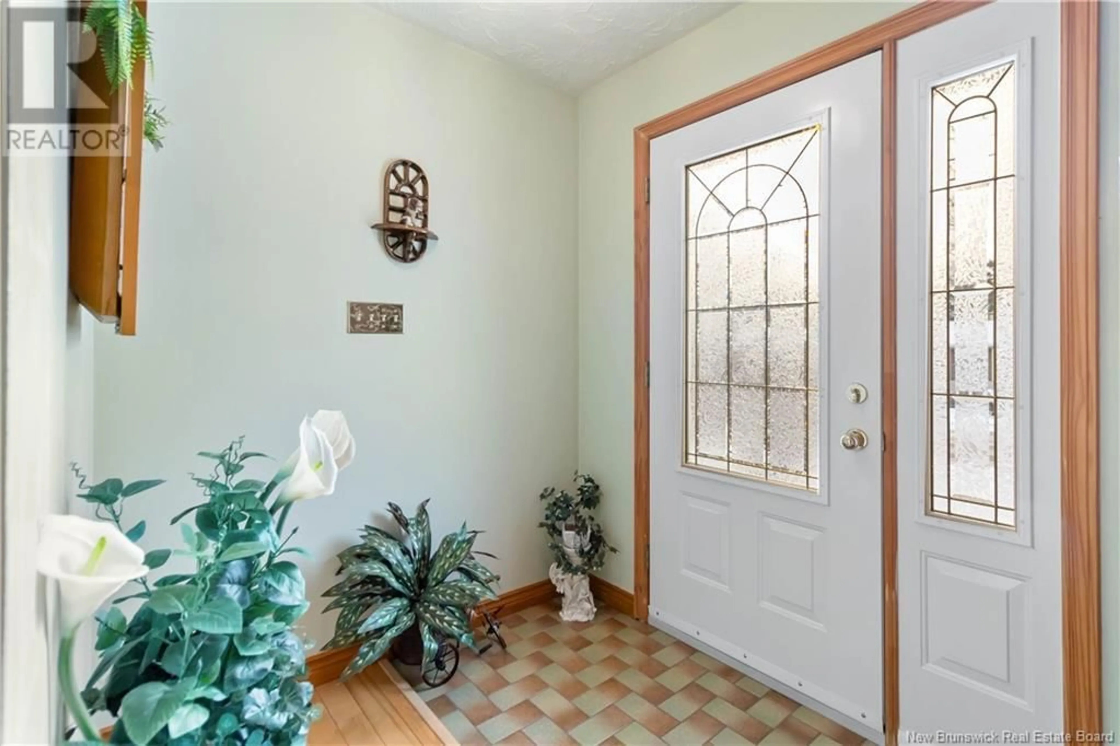 Indoor entryway for 187 Thibodeau Street, Dieppe New Brunswick E1A1V7