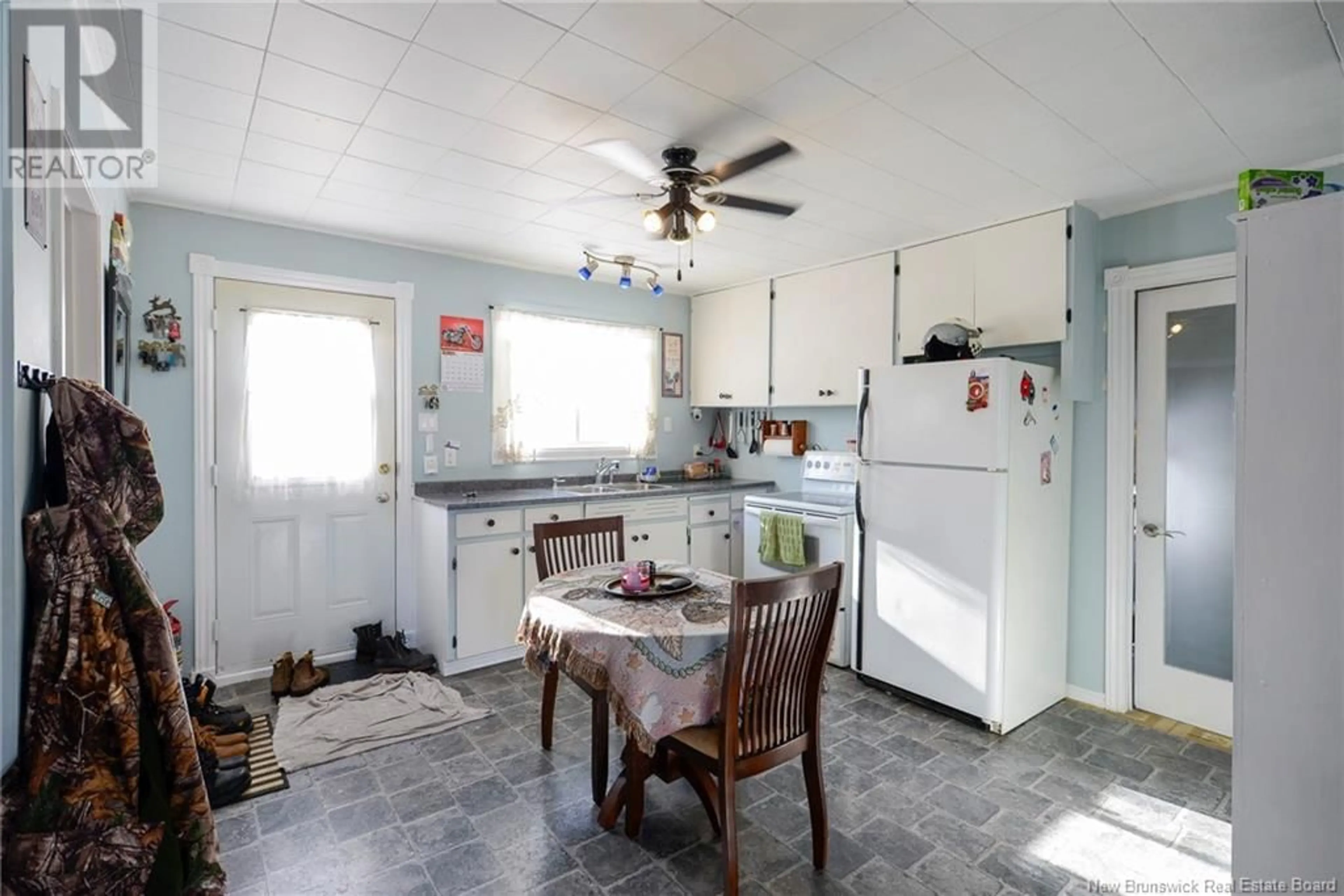 Standard kitchen, ceramic/tile floor for 2829 Golden Grove Road, Saint John New Brunswick E2S1B7