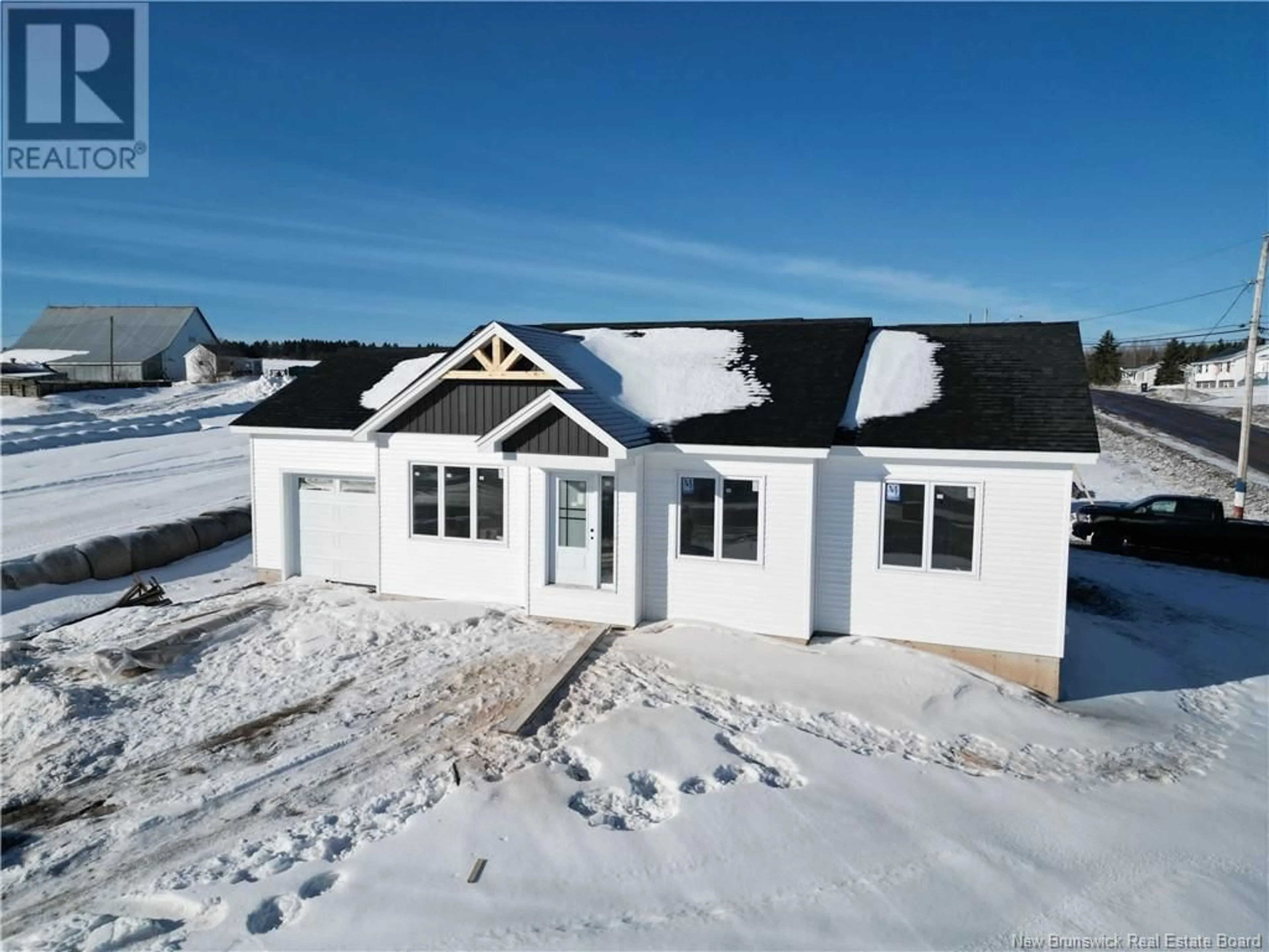 Home with vinyl exterior material, building for 216 CENTRALE, Memramcook New Brunswick E4K3S2