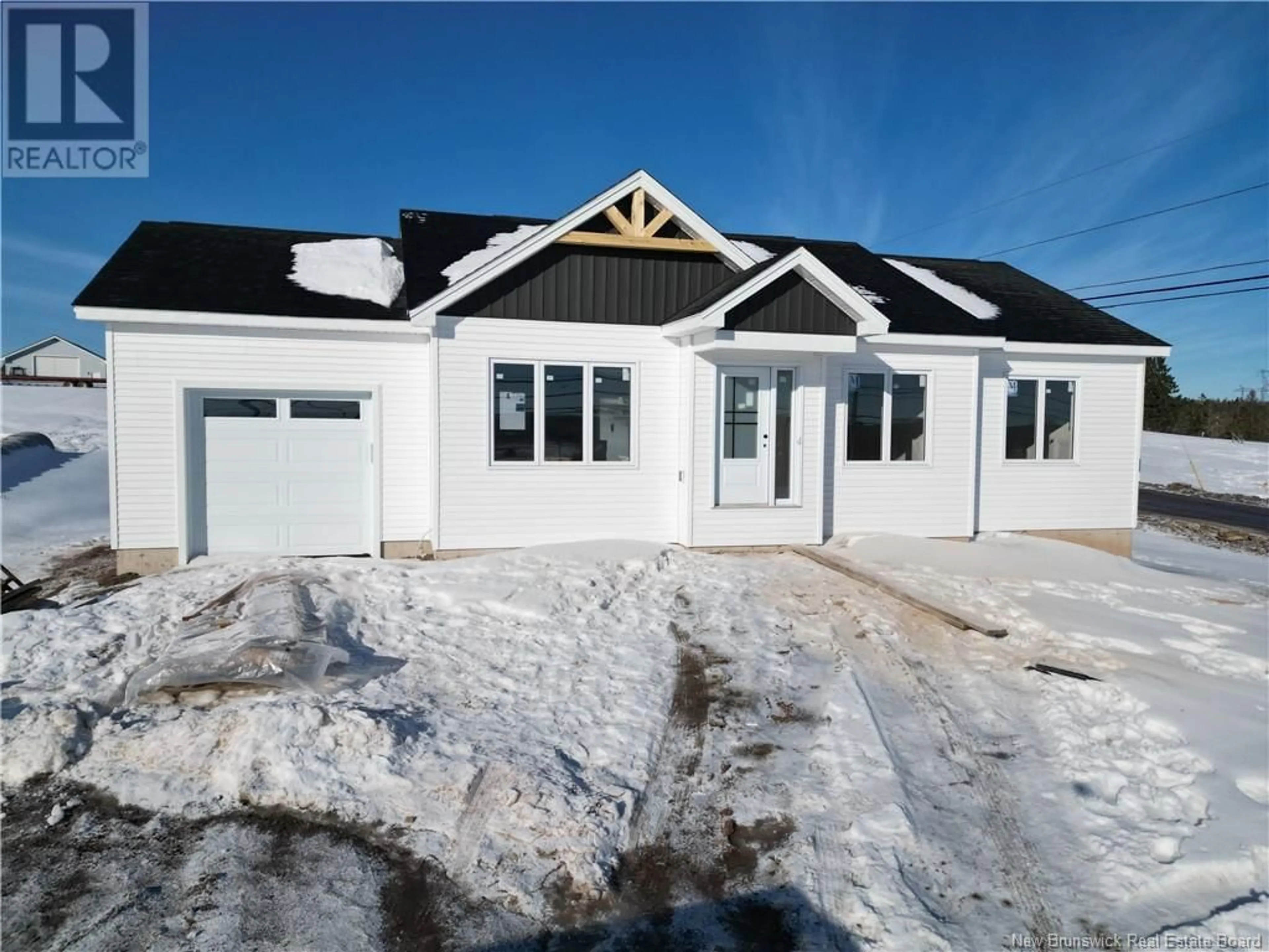Home with vinyl exterior material, building for 216 CENTRALE, Memramcook New Brunswick E4K3S2